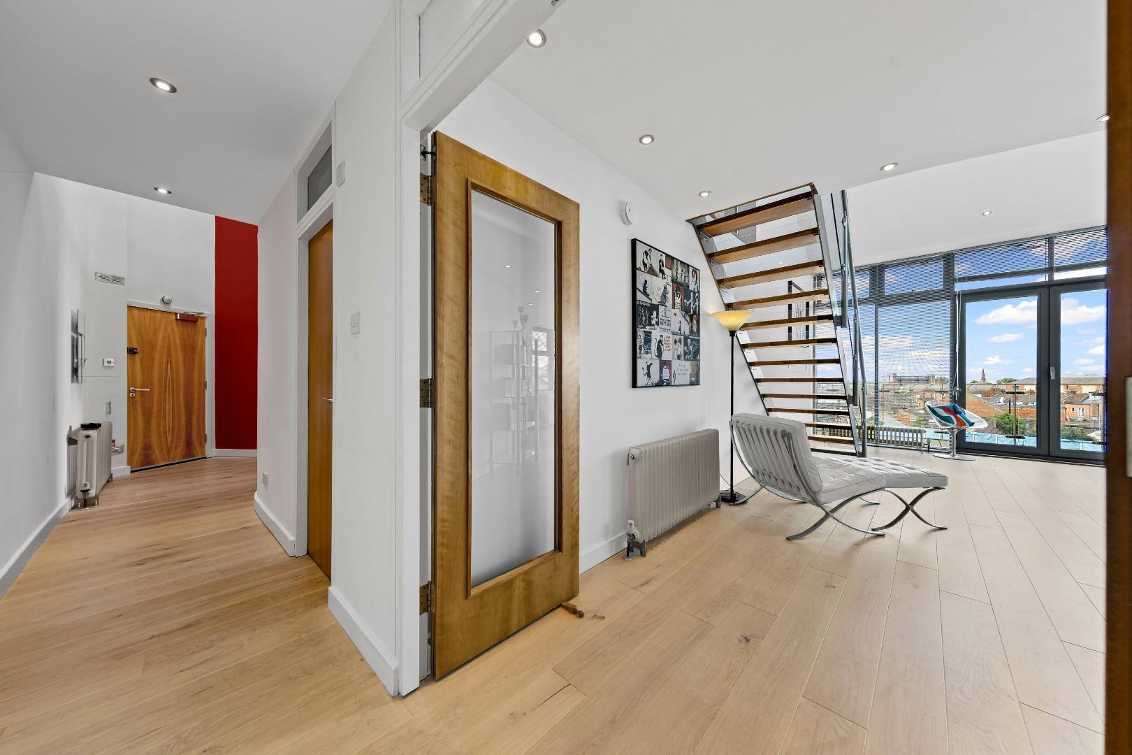 Grove Road, The Mounts