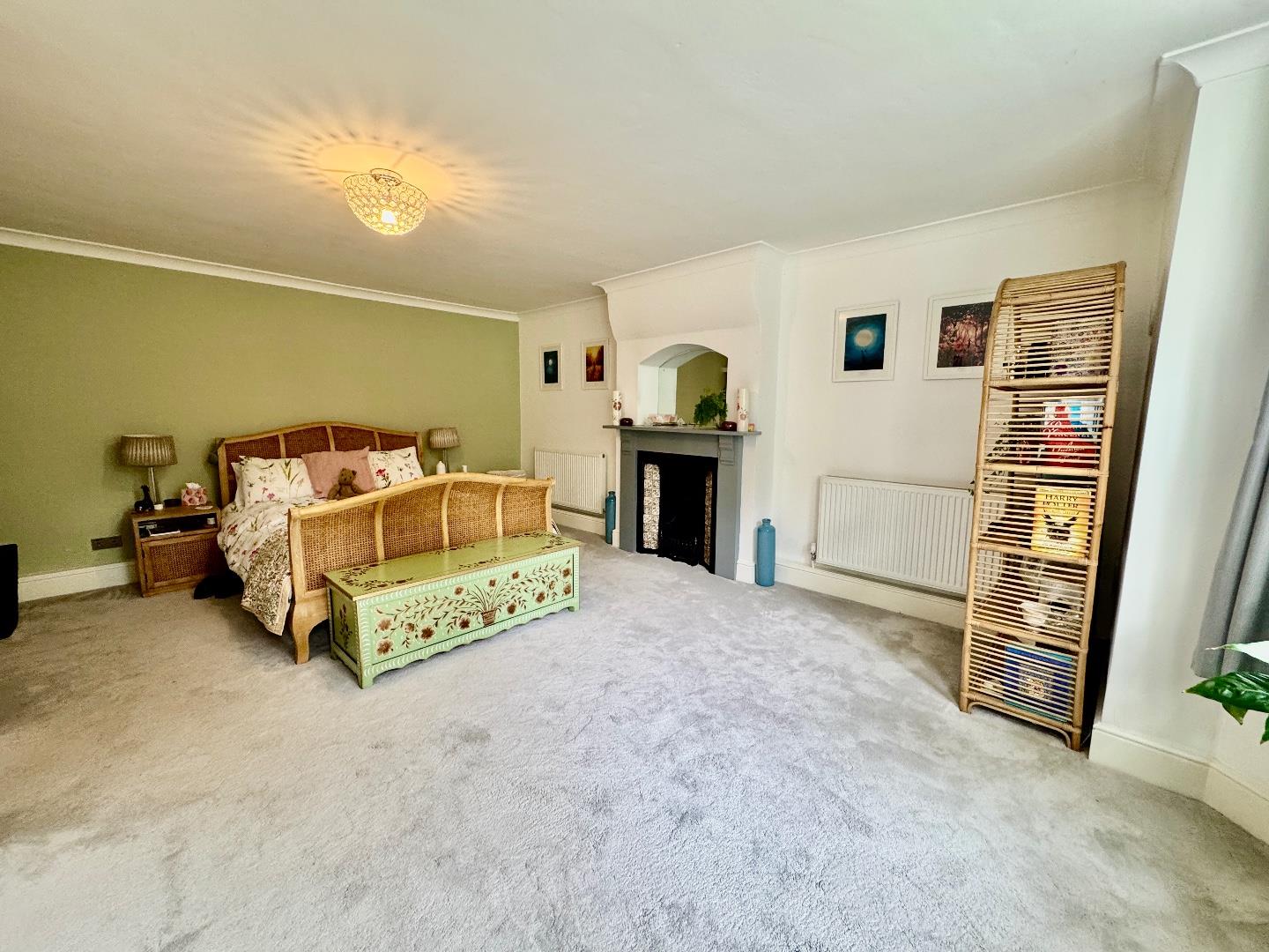 East Park Parade, Abington