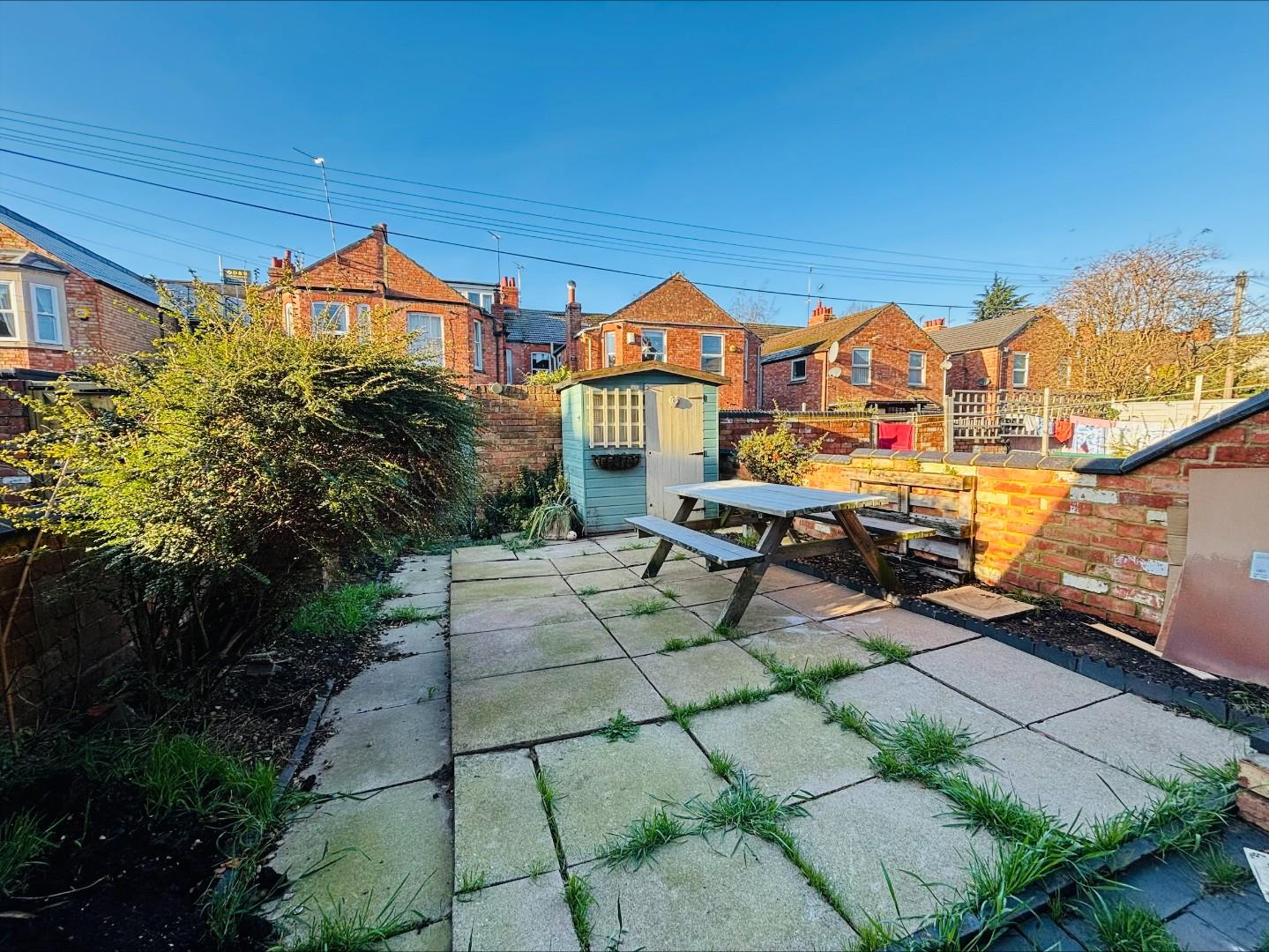 Albany Road, Abington