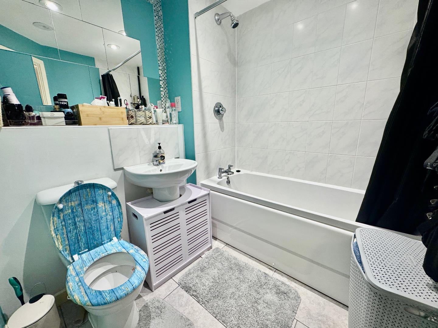 St Andrews Street, Town Centre