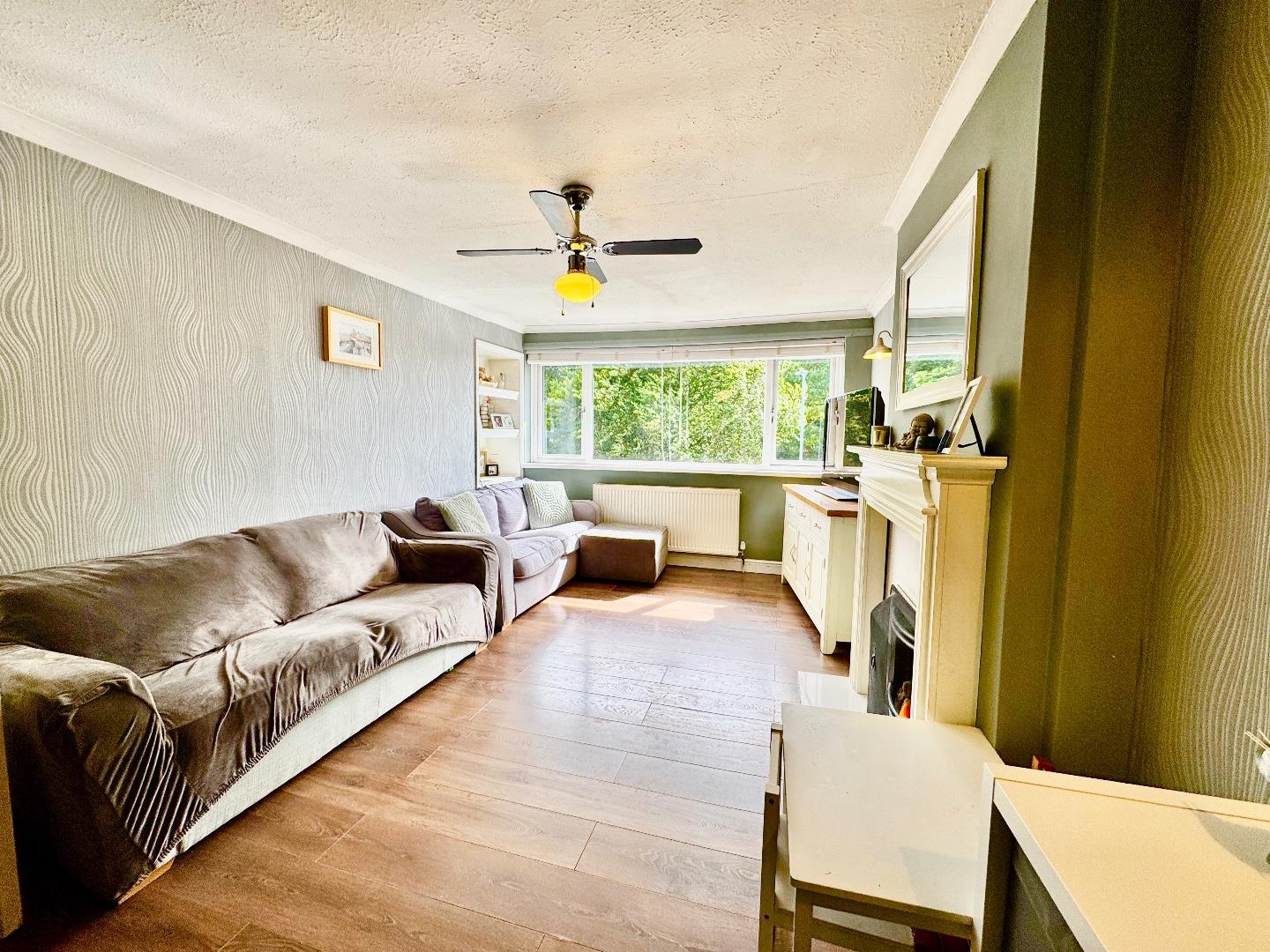 Bankside, Links View