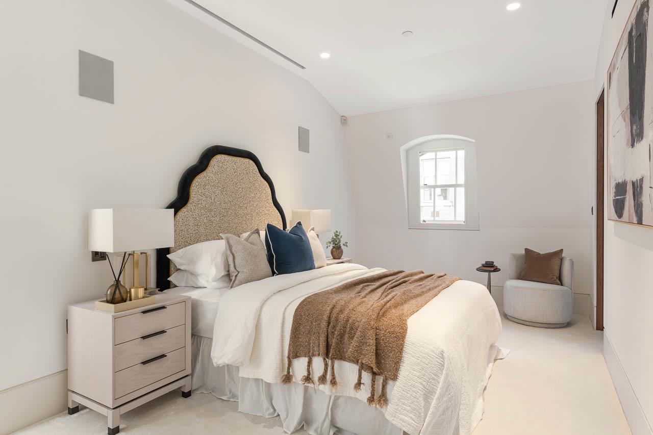 Guest Bedroom 4