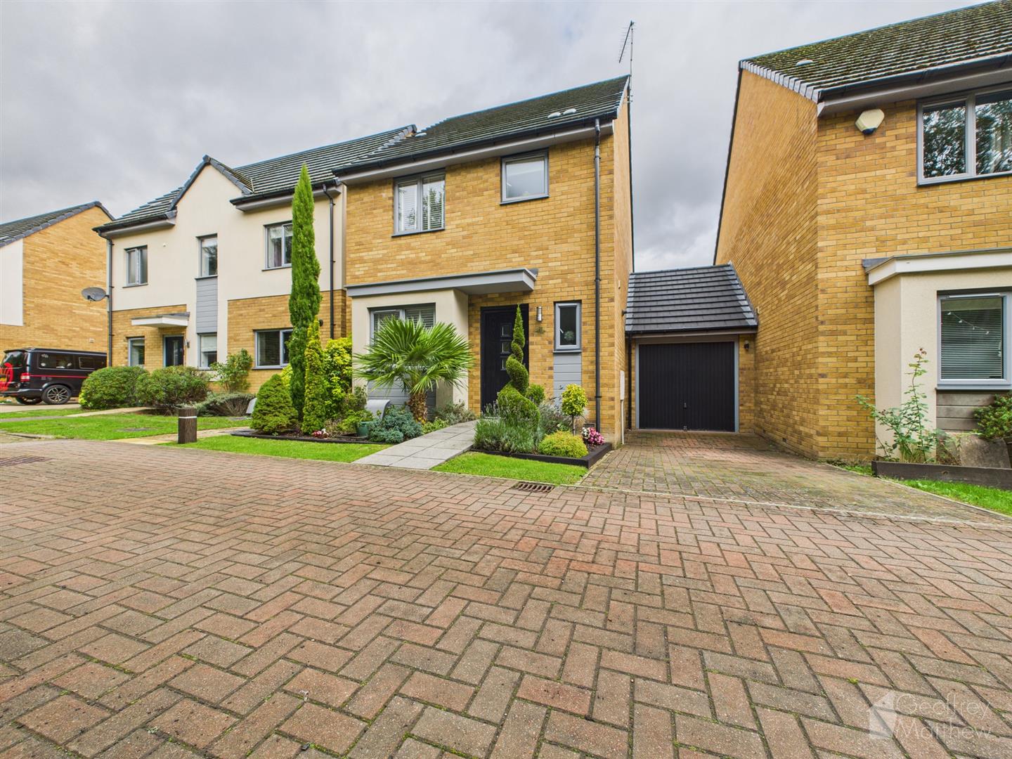 Lulworth Close, Chrysalis Park