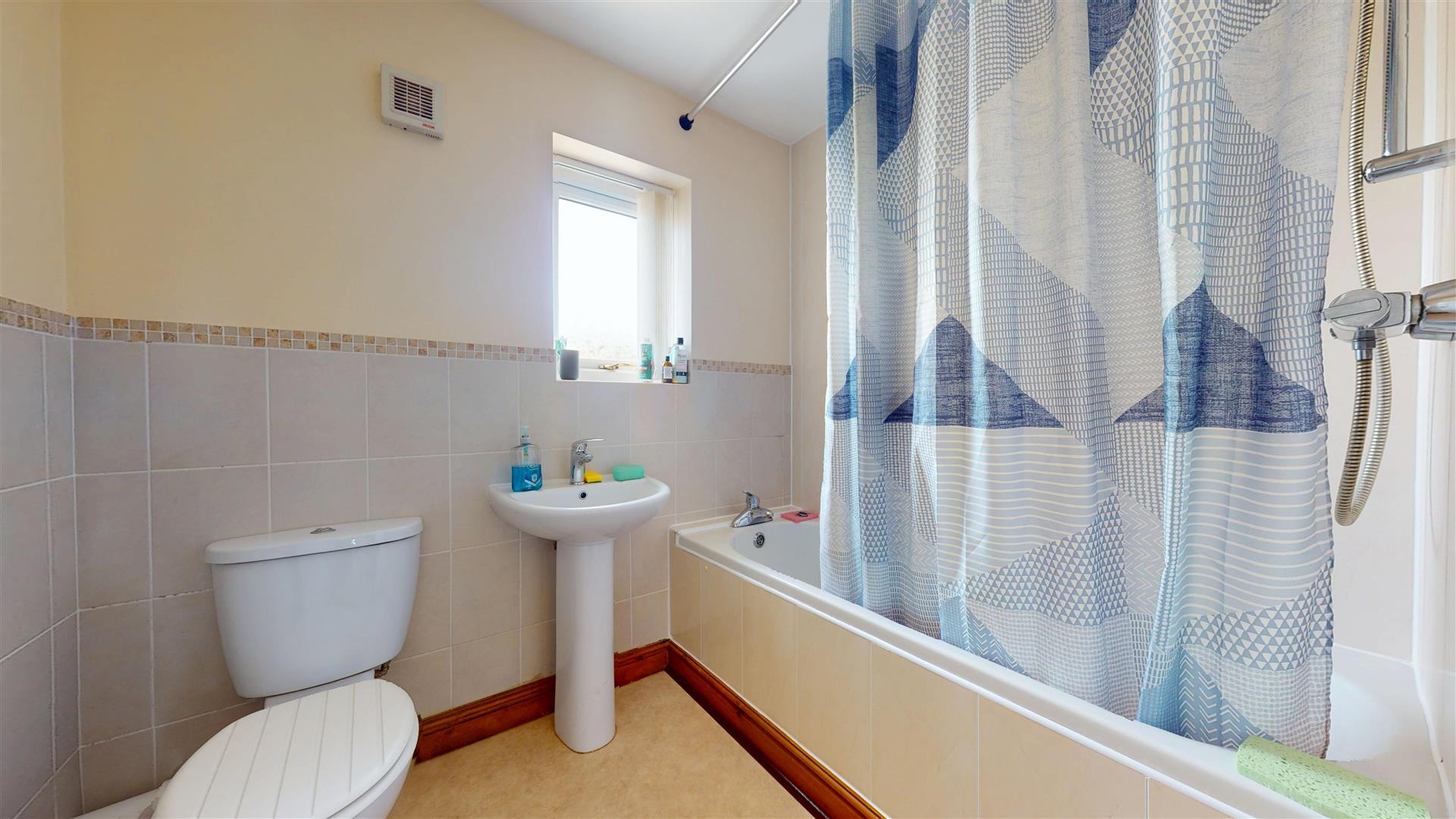 Llawr Y Dyffryn, Ruthin - BATHROOM