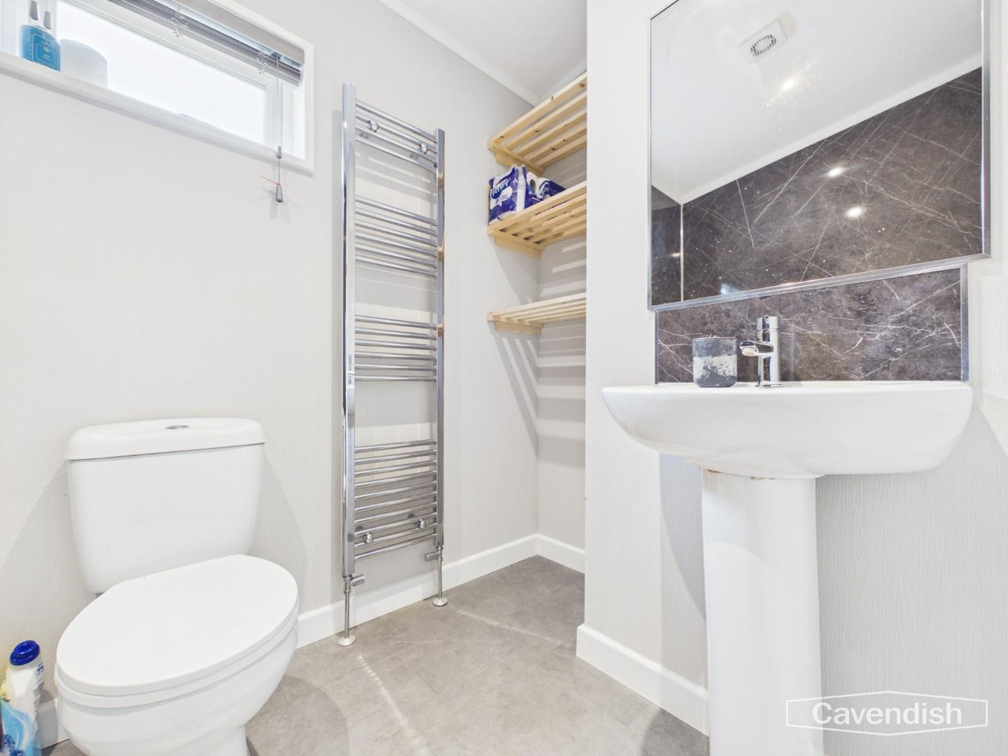 The Pines, Llanbedr Dyffryn Clwyd, Ruthin - Bathroom