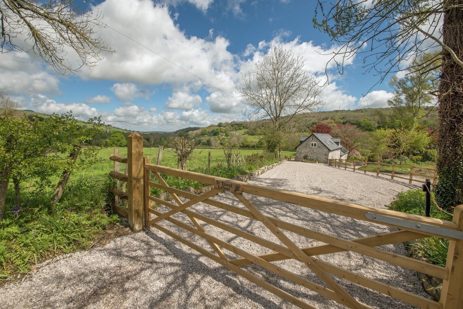 Back Road, Llanarmon-Yn-Ial, Mold - LOCATION