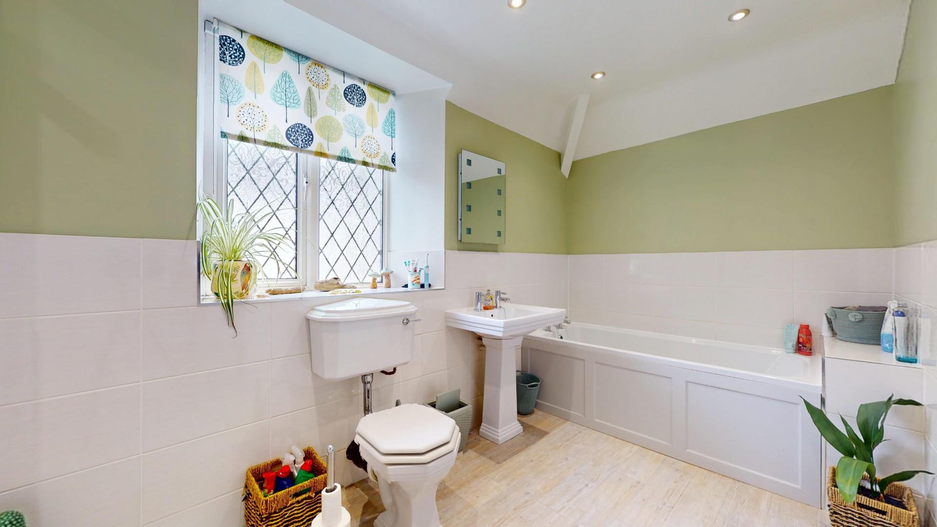 Llanbedr Dyffryn Clwyd, Ruthin - BATHROOM