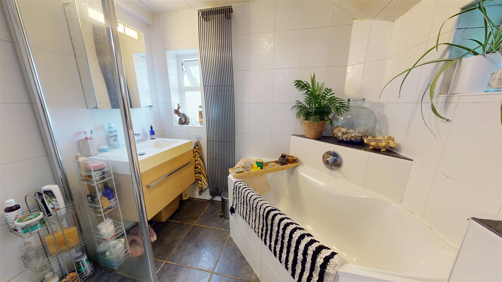 Pwllglas, Ruthin - BATHROOM