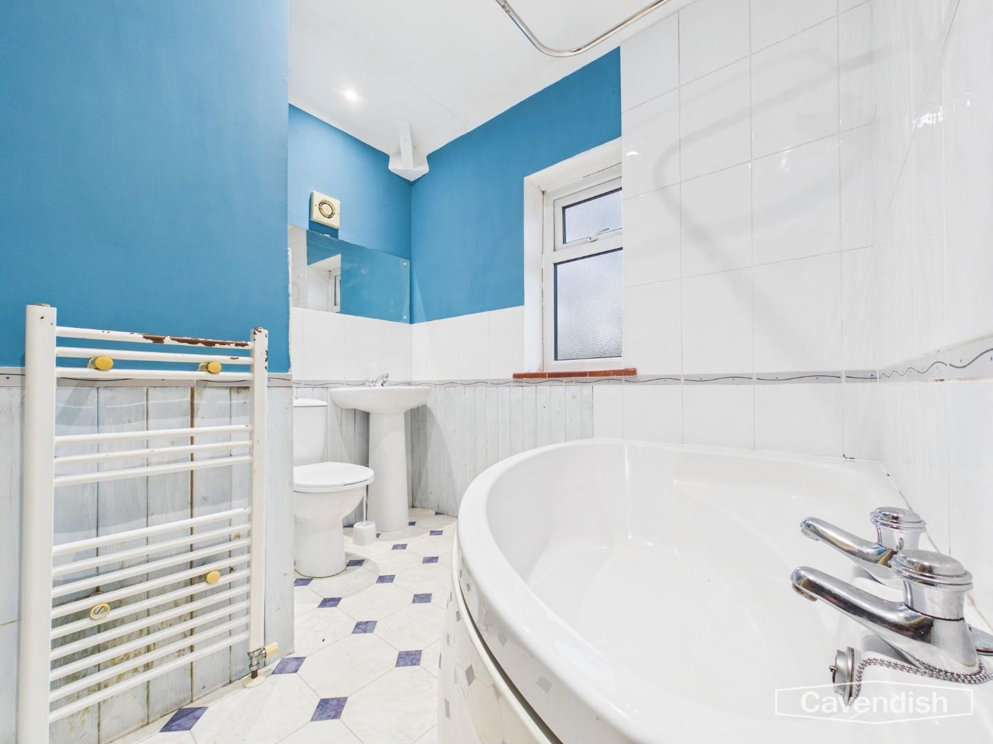 Llanfair Dyffryn Clwyd, Ruthin - Bathroom