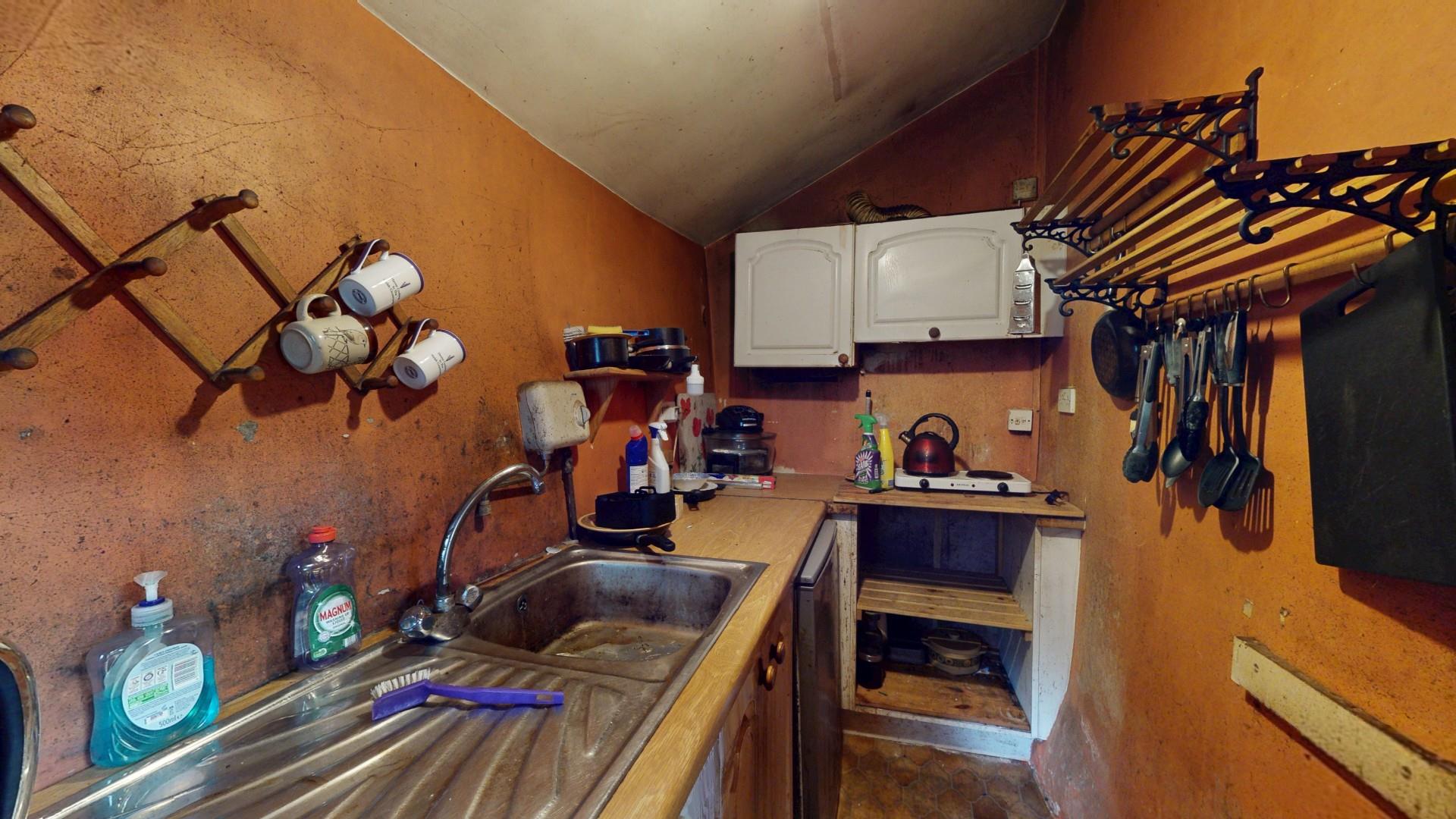 The Nant, Llanferres, Mold - KITCHENETTE