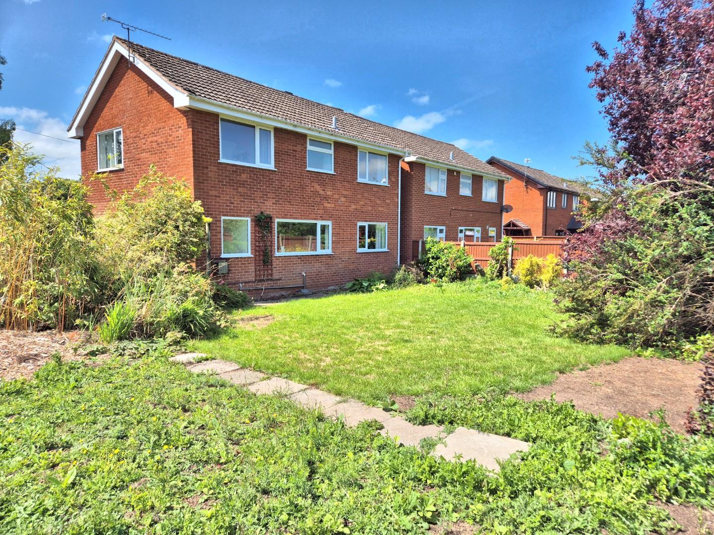 Maes Cantaba, Ruthin - OUTSIDE