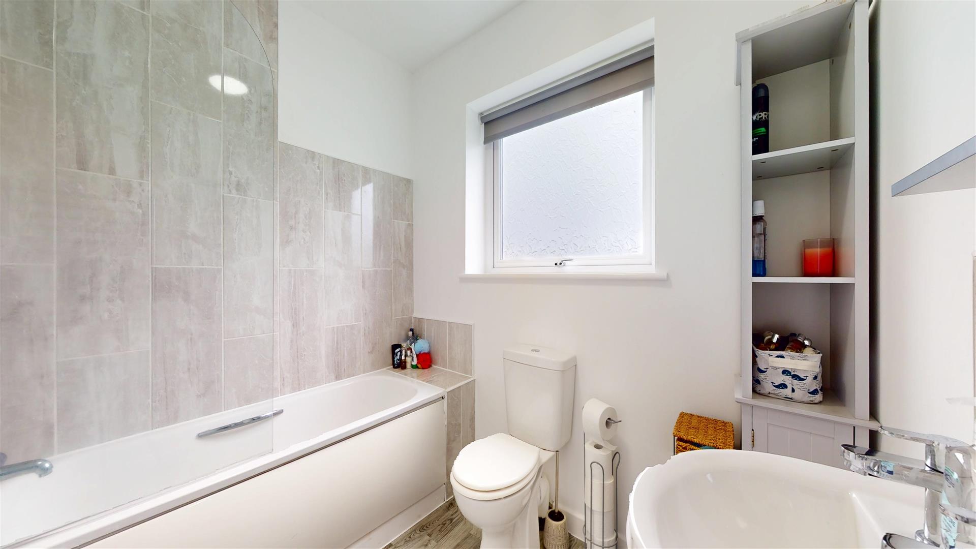 Lon Yr Eglwys, Rhewl, Ruthin - BATHROOM