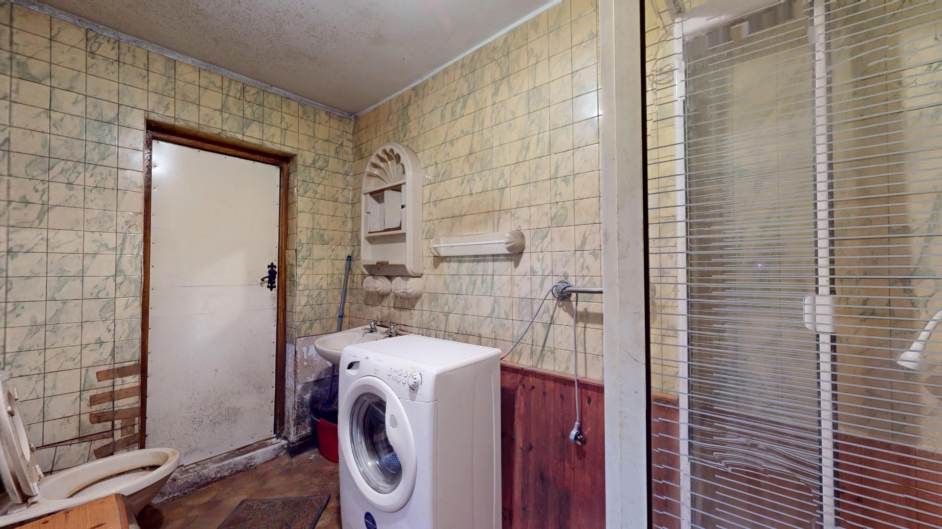 The Nant, Llanferres, Mold - BATHROOM/UTILITY