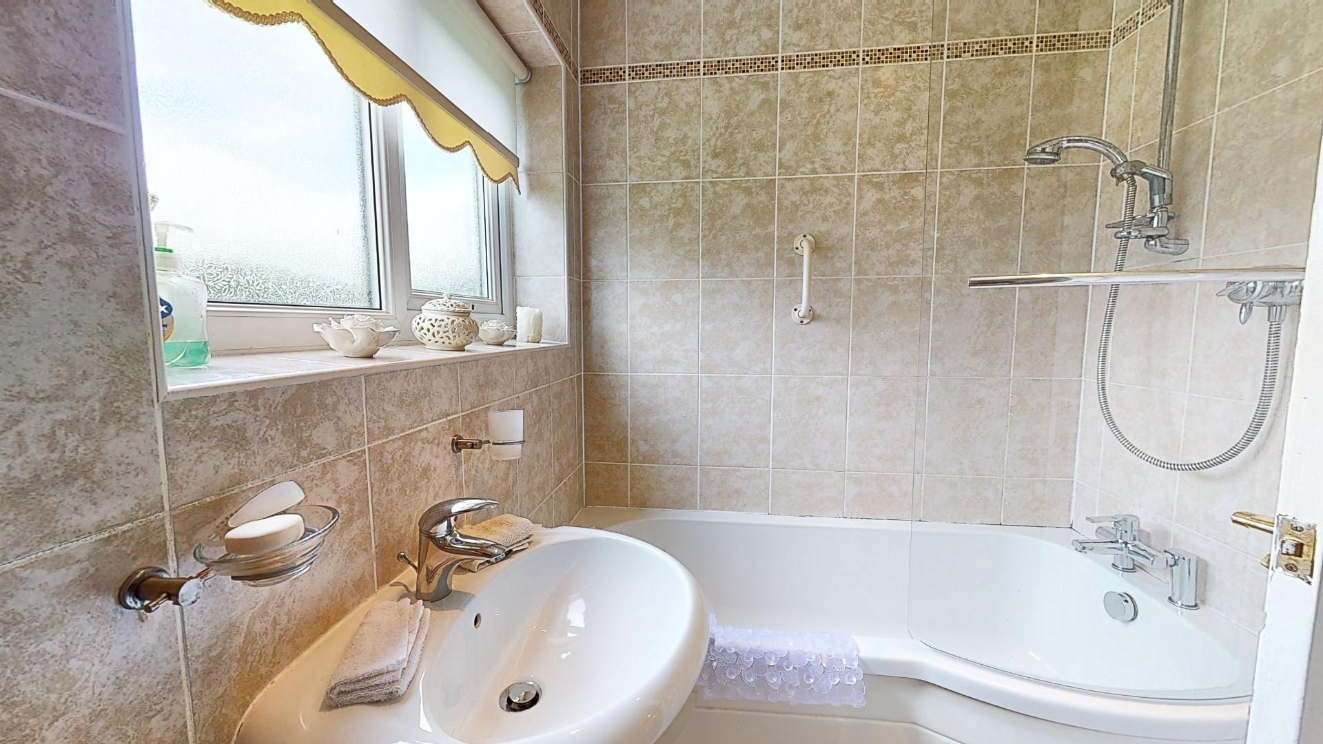 Llanfair Dyffryn Clwyd, Ruthin - BATHROOM