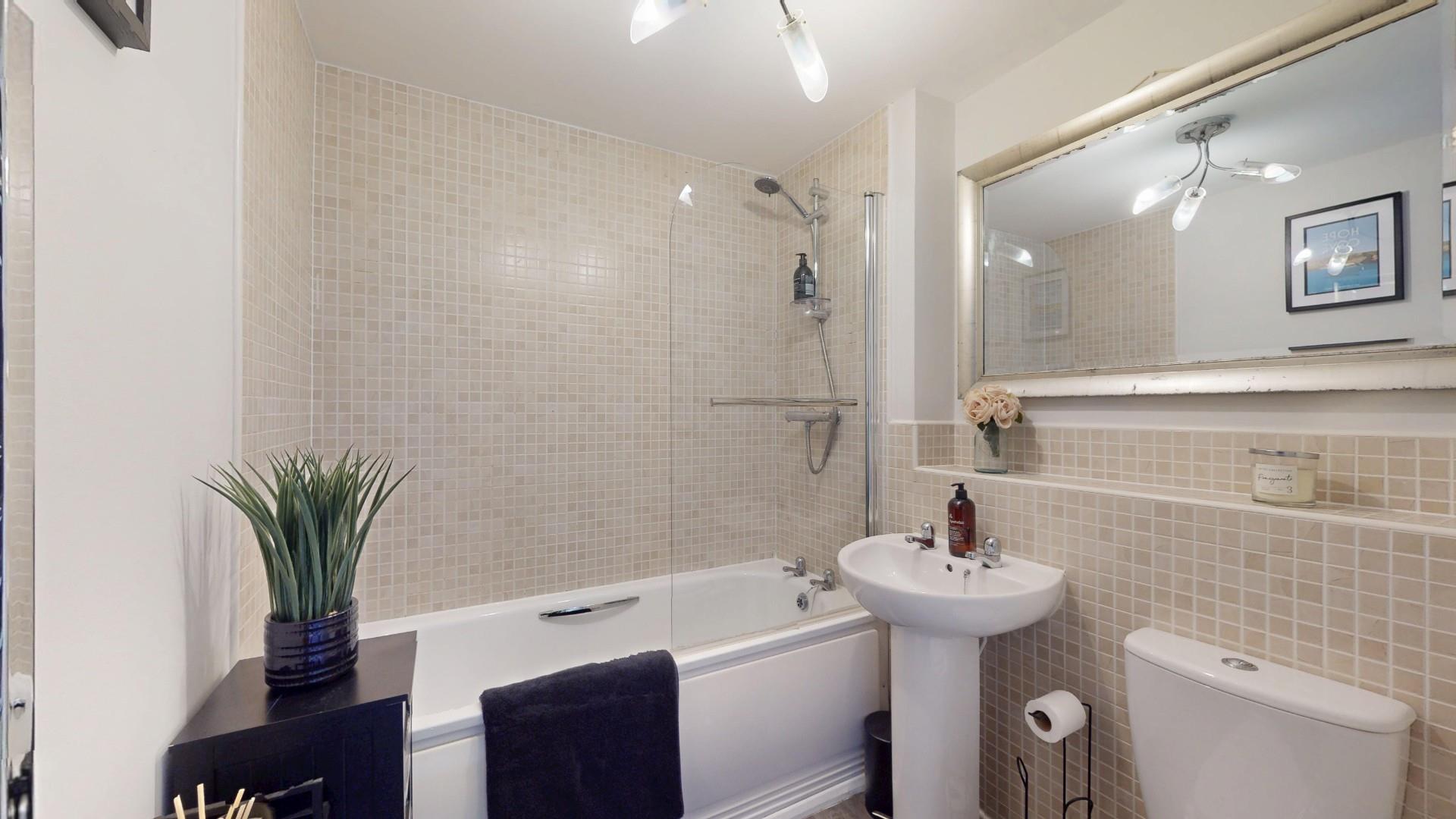 Stryd Barcud, Ruthin - BATHROOM