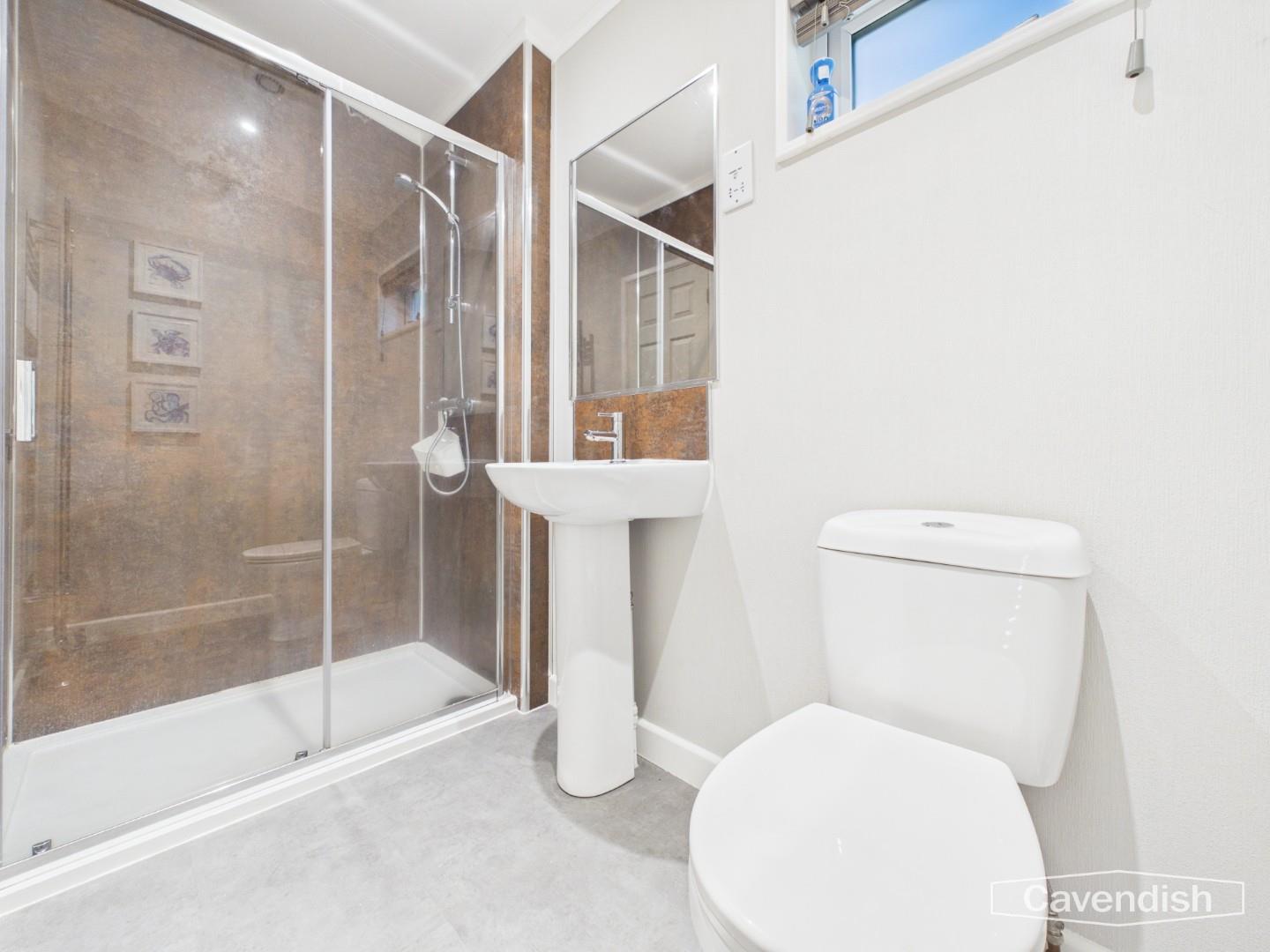 The Pines, Llanbedr Dyffryn Clwyd, Ruthin - Ensuite