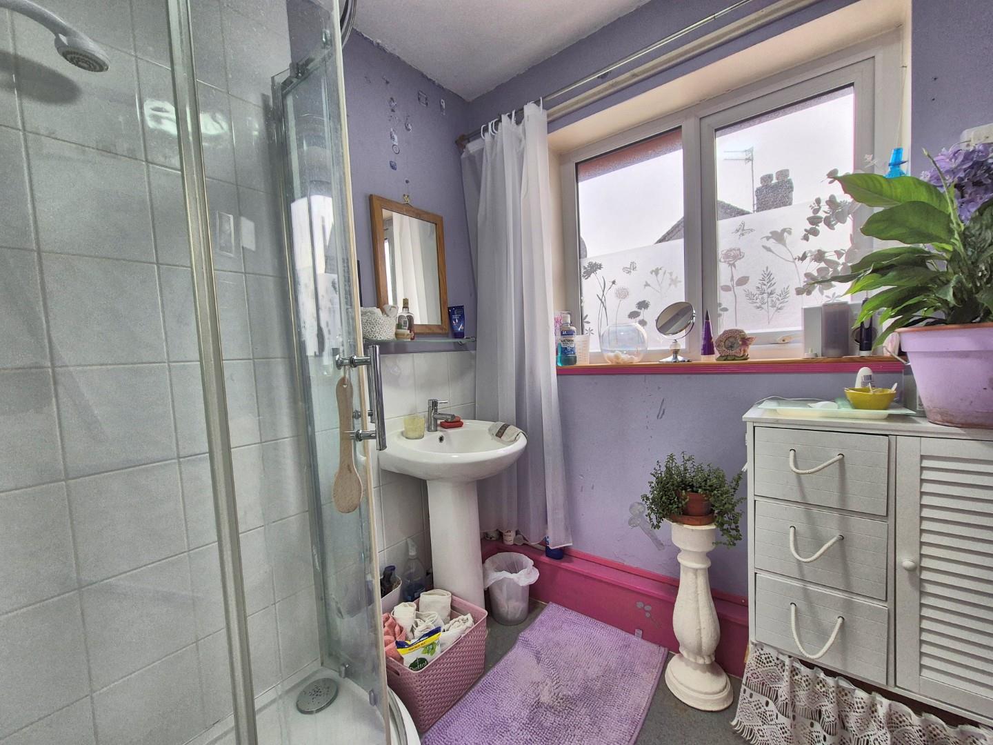 Mwrog Street, Ruthin - SHOWER ROOM