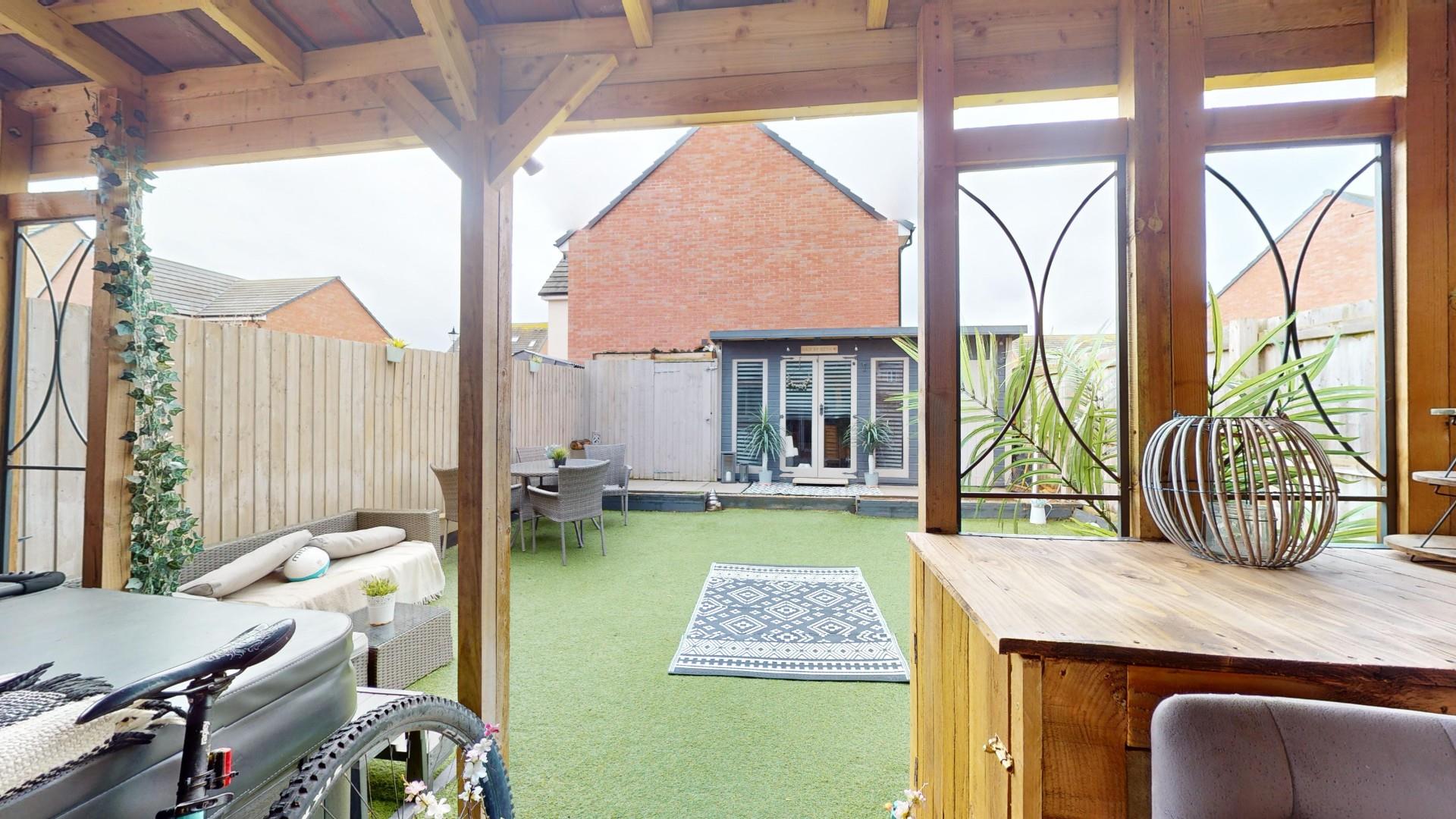 Stryd Yr Wylan, Ruthin - COVERED AREA