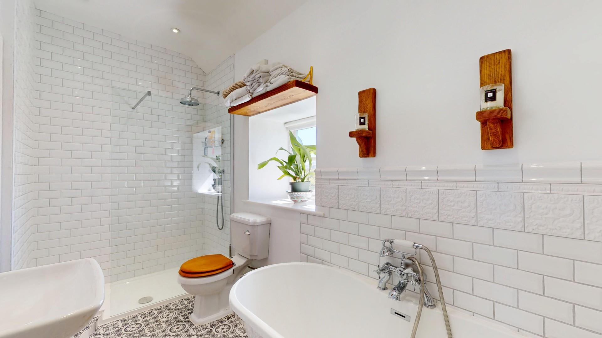 Llandyrnog, Denbigh - BATHROOM