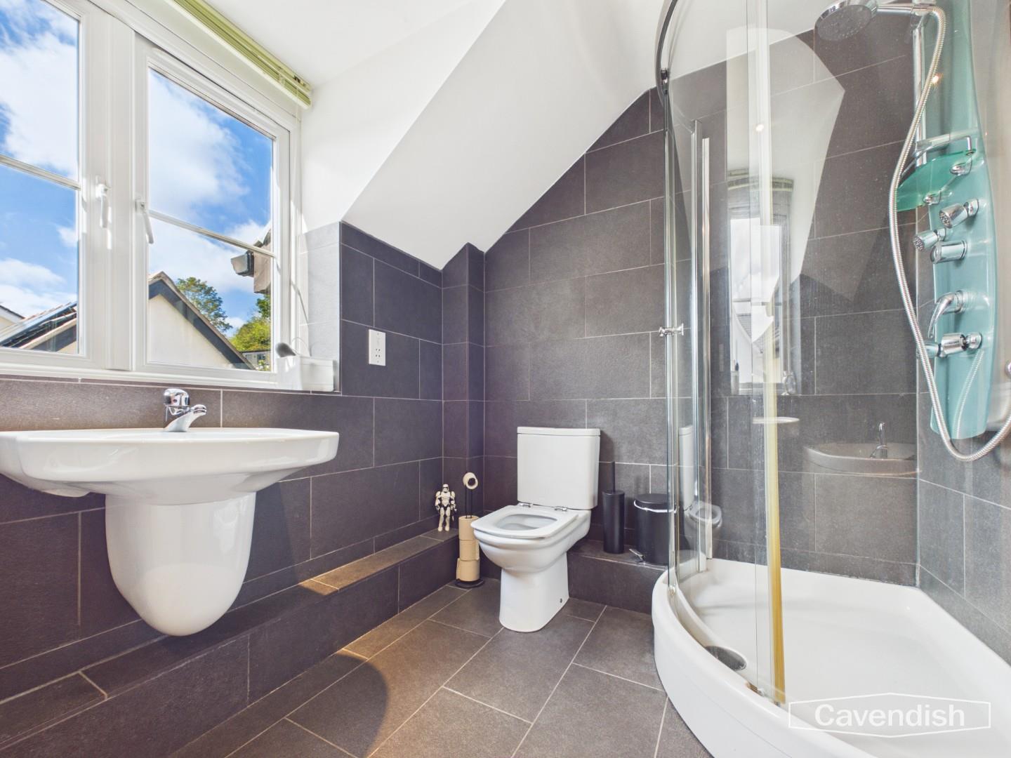 Llanfwrog, Ruthin - Family Bathroom