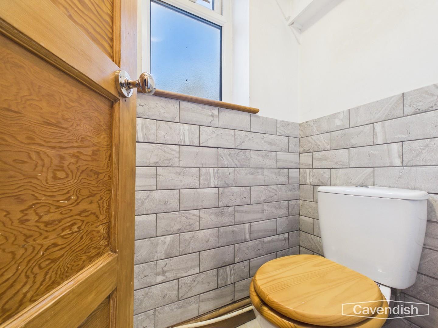 Llanfair Dyffryn Clwyd, Ruthin - Downstairs WC