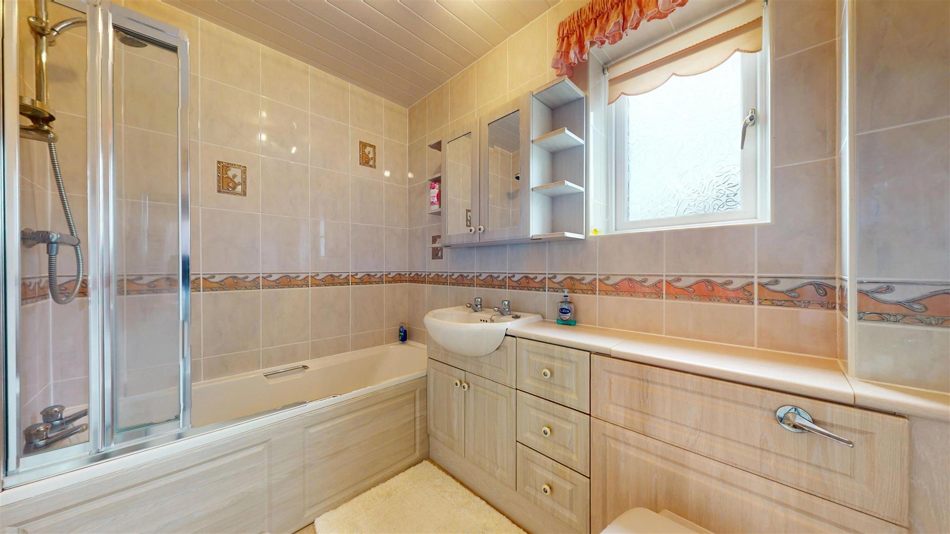 Stryd Y Brython, Ruthin - BATHROOM