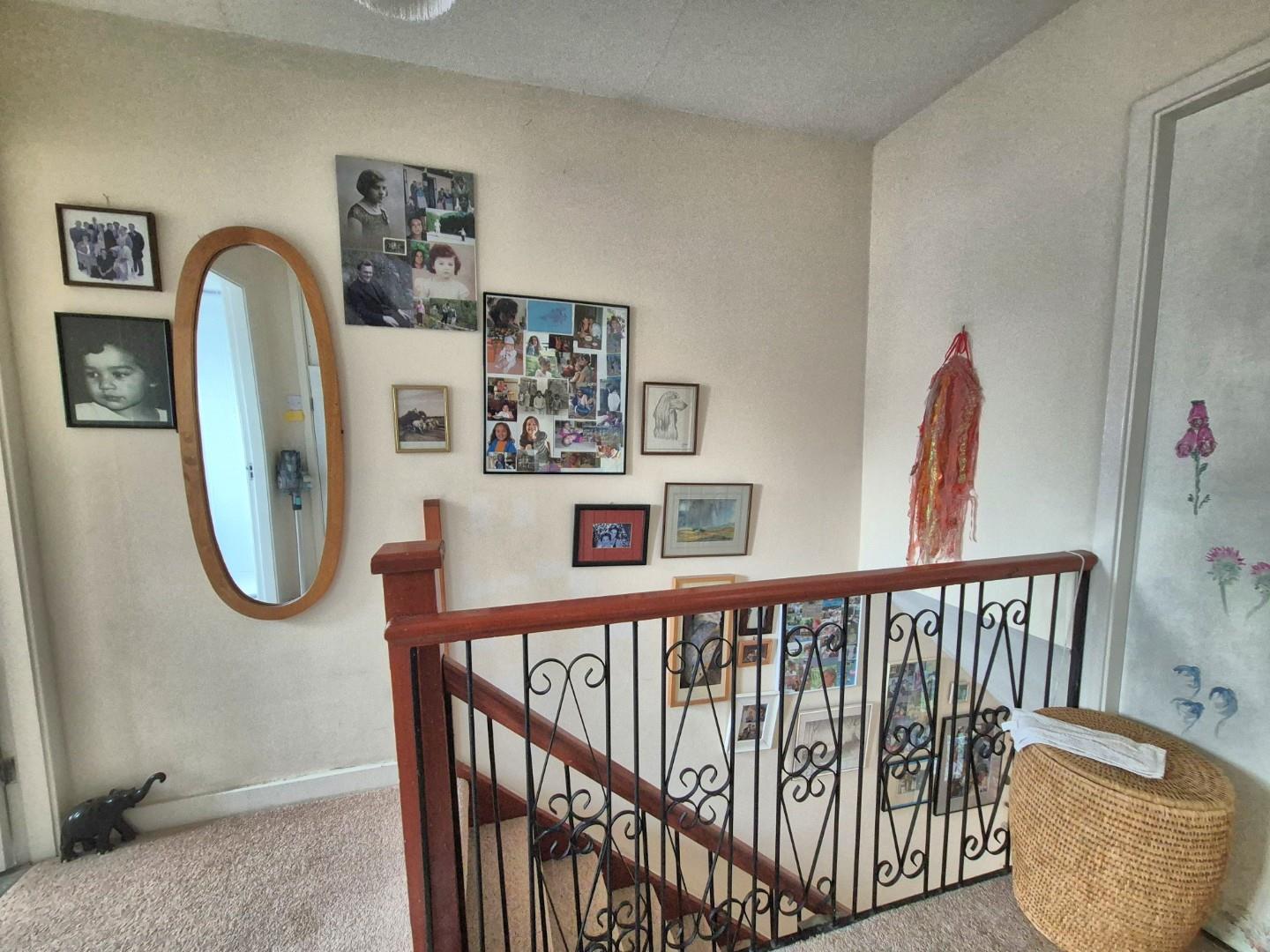 Mwrog Street, Ruthin - FIRST FLOOR LANDING