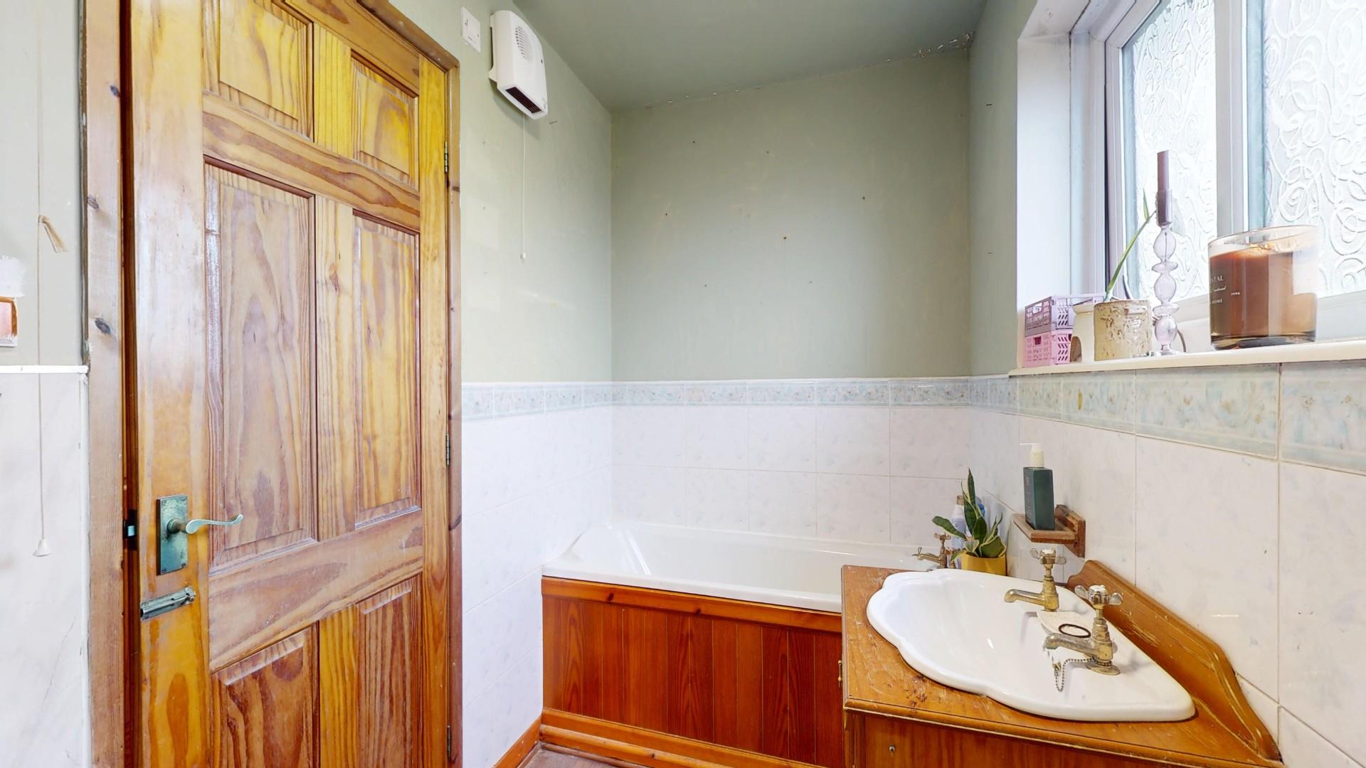 Clawddnewydd, Ruthin - BATHROOM