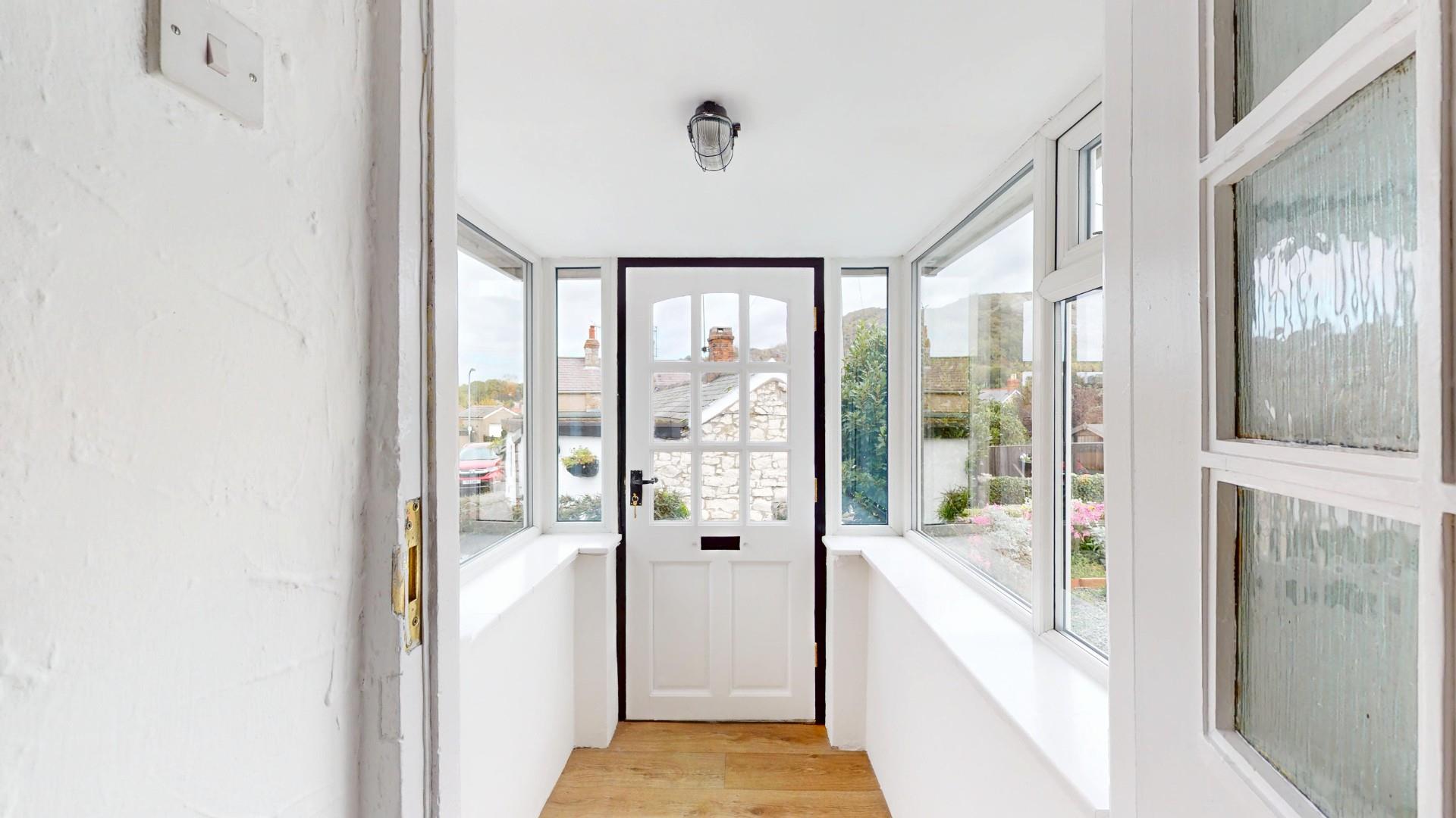 Bryn Y Felin, Dyserth, - PORCH