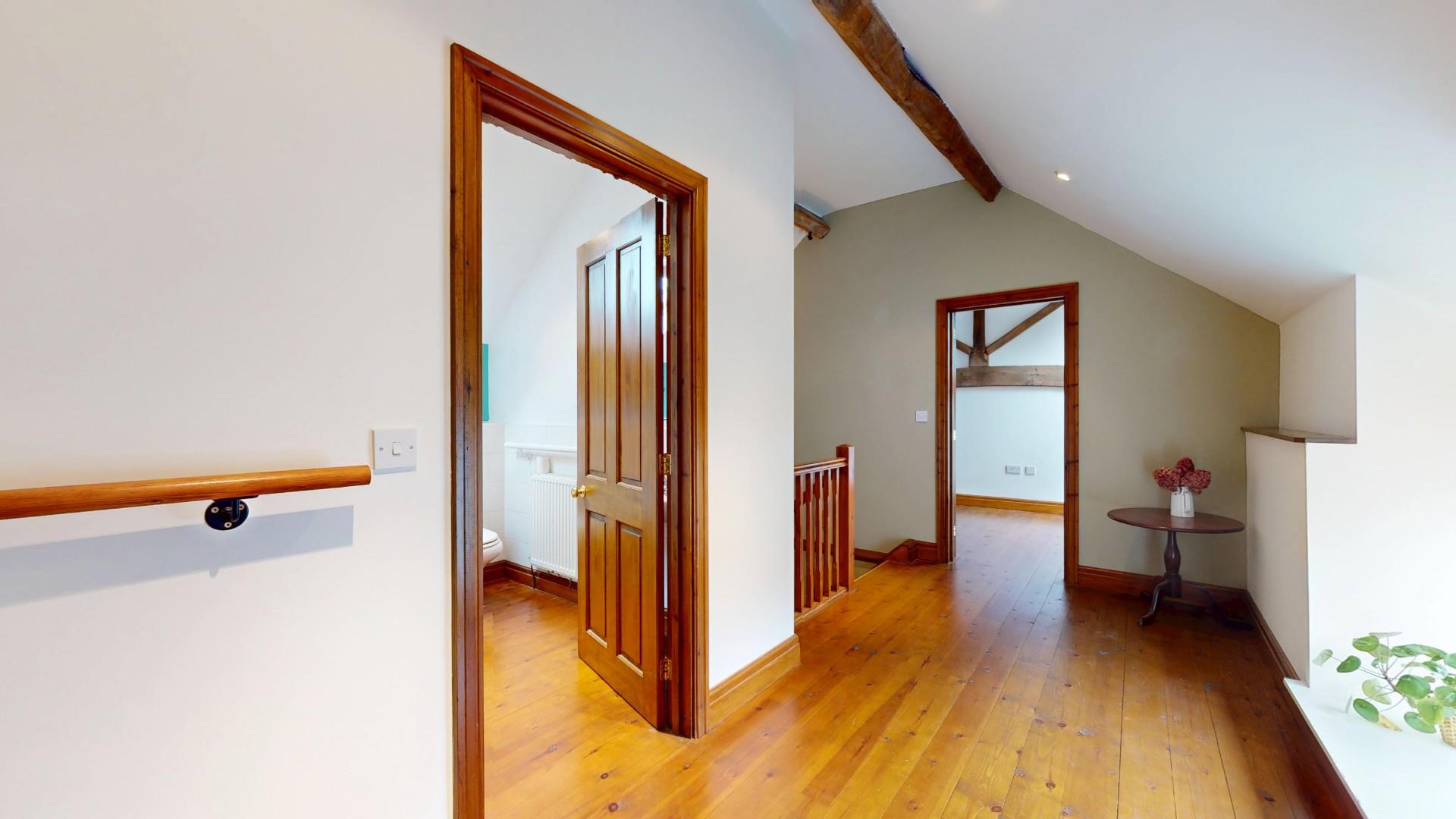 Clwyd Street, Ruthin - FIRST FLOOR - LANDING