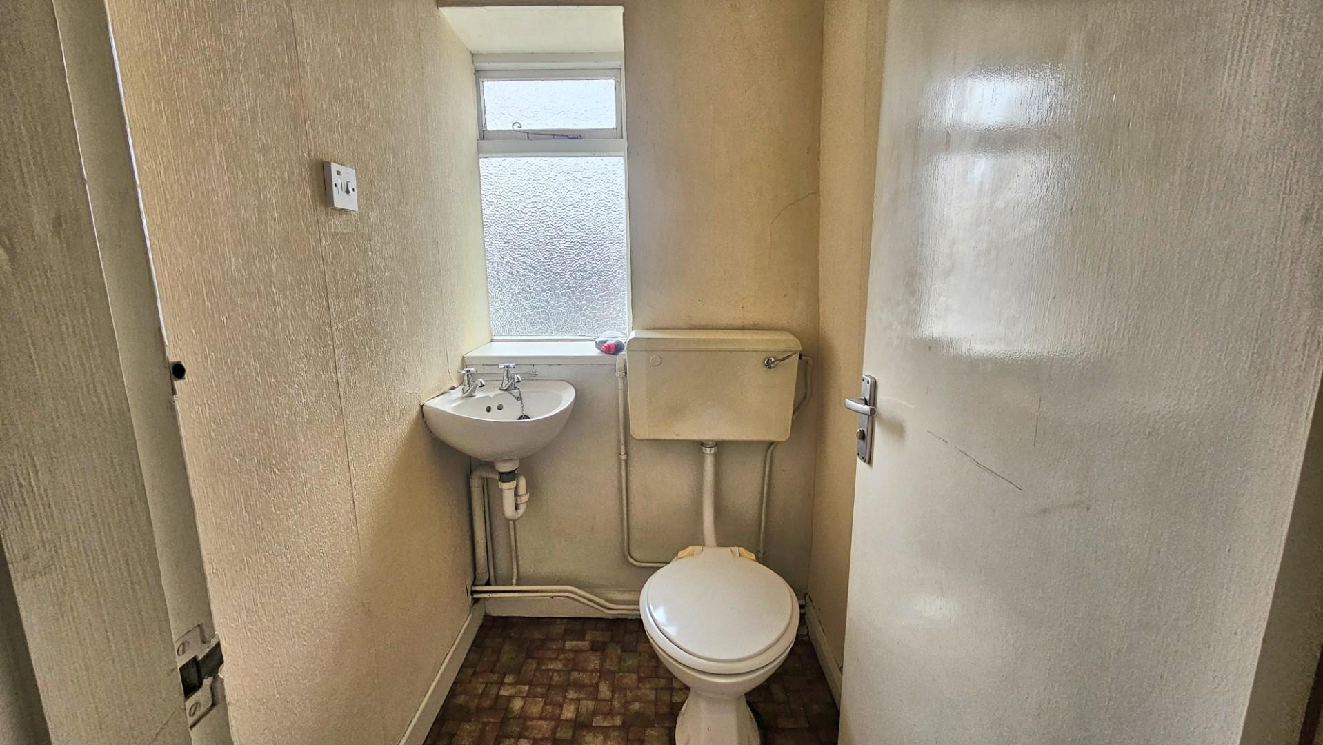 Castle Street, Ruthin - CLOAKROOM