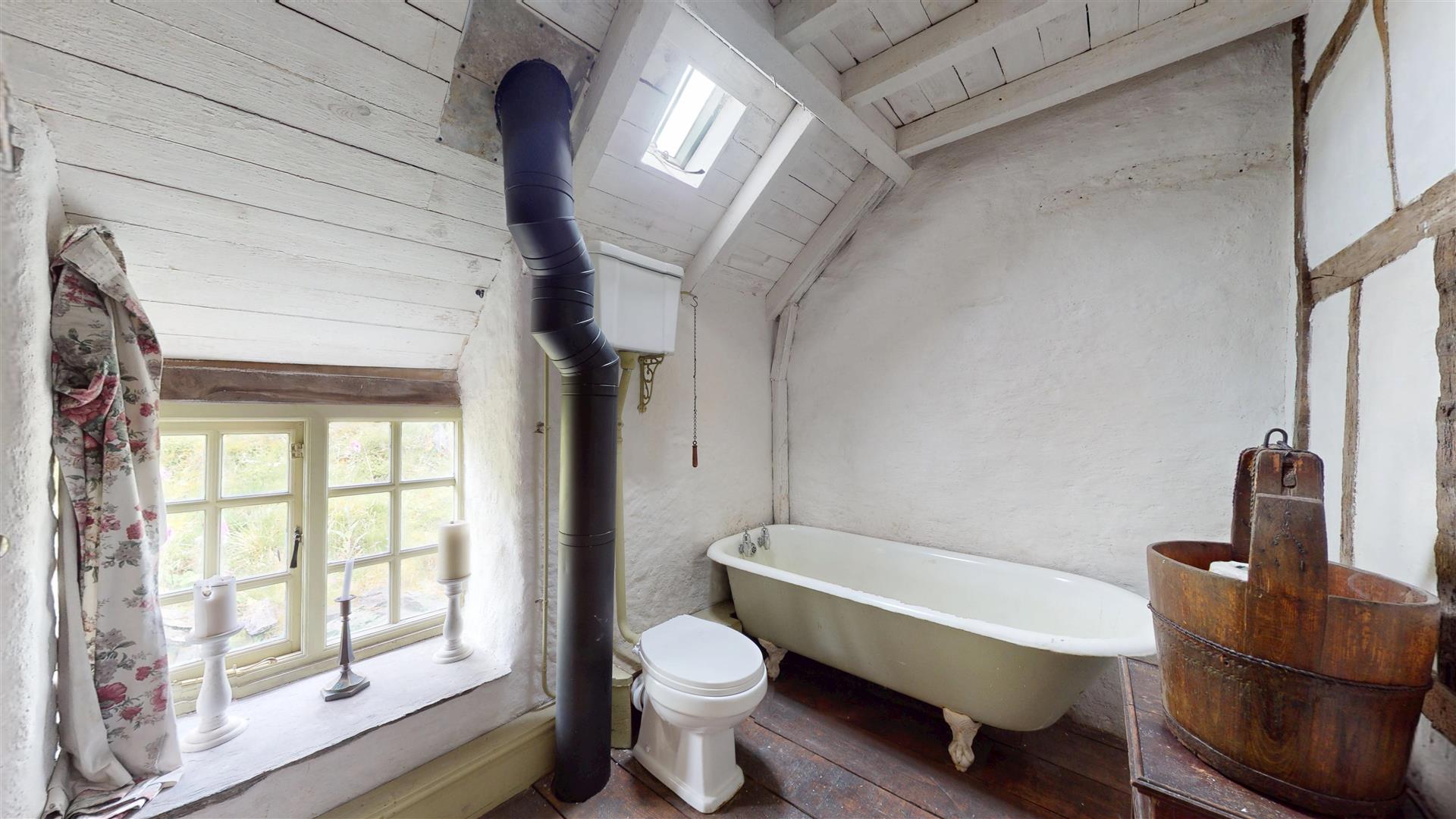 Cwmyglyn, Bala - BATHROOM