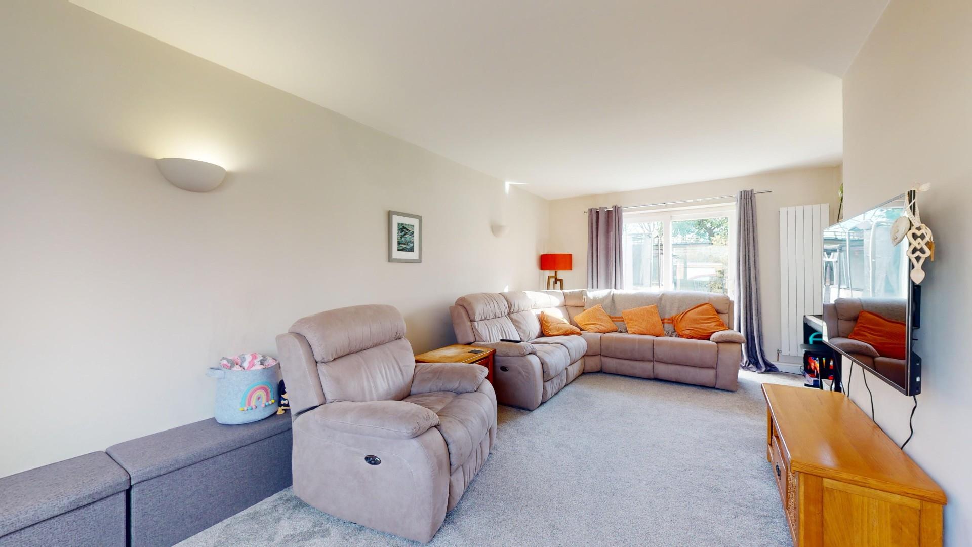 Tyn Y Parc, Ruthin - THROUGH LOUNGE