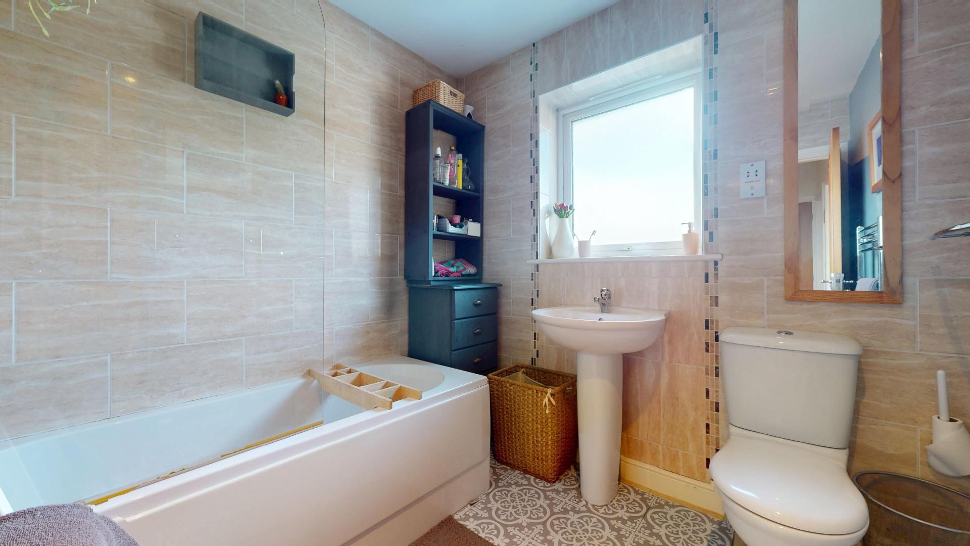 Maes Glyndwr, Cynwyd, Corwen - BATHROOM