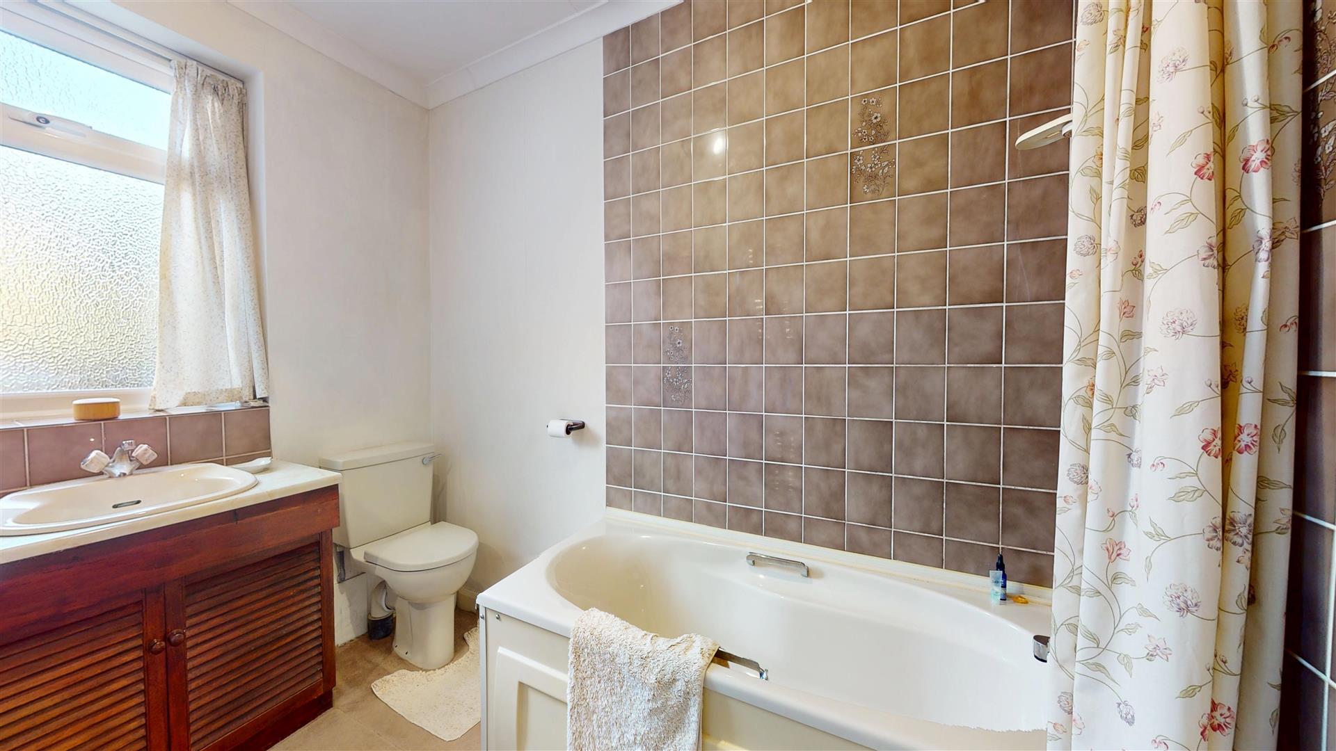 Bryn Goodman, Ruthin - BATHROOM