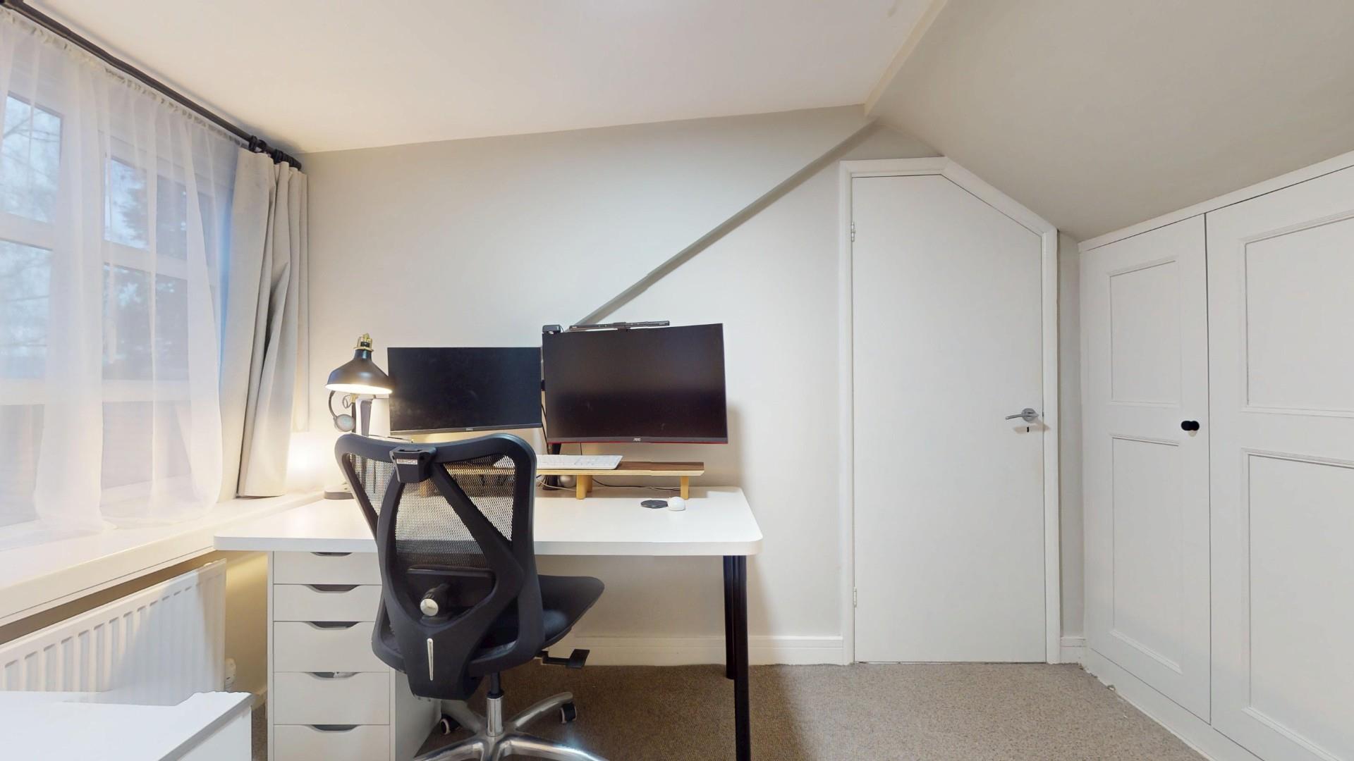 Lon Cae Glas, Llanbedr Dyffryn Clwyd, Ruthin - DRESSING ROOM/HOME OFFICE