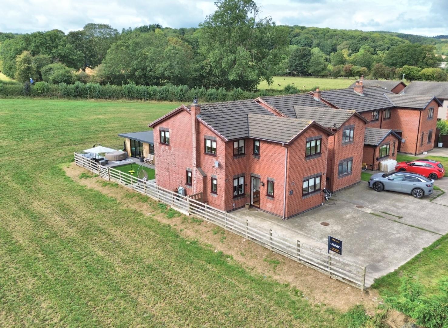 Maes Derw, Rhewl, Ruthin