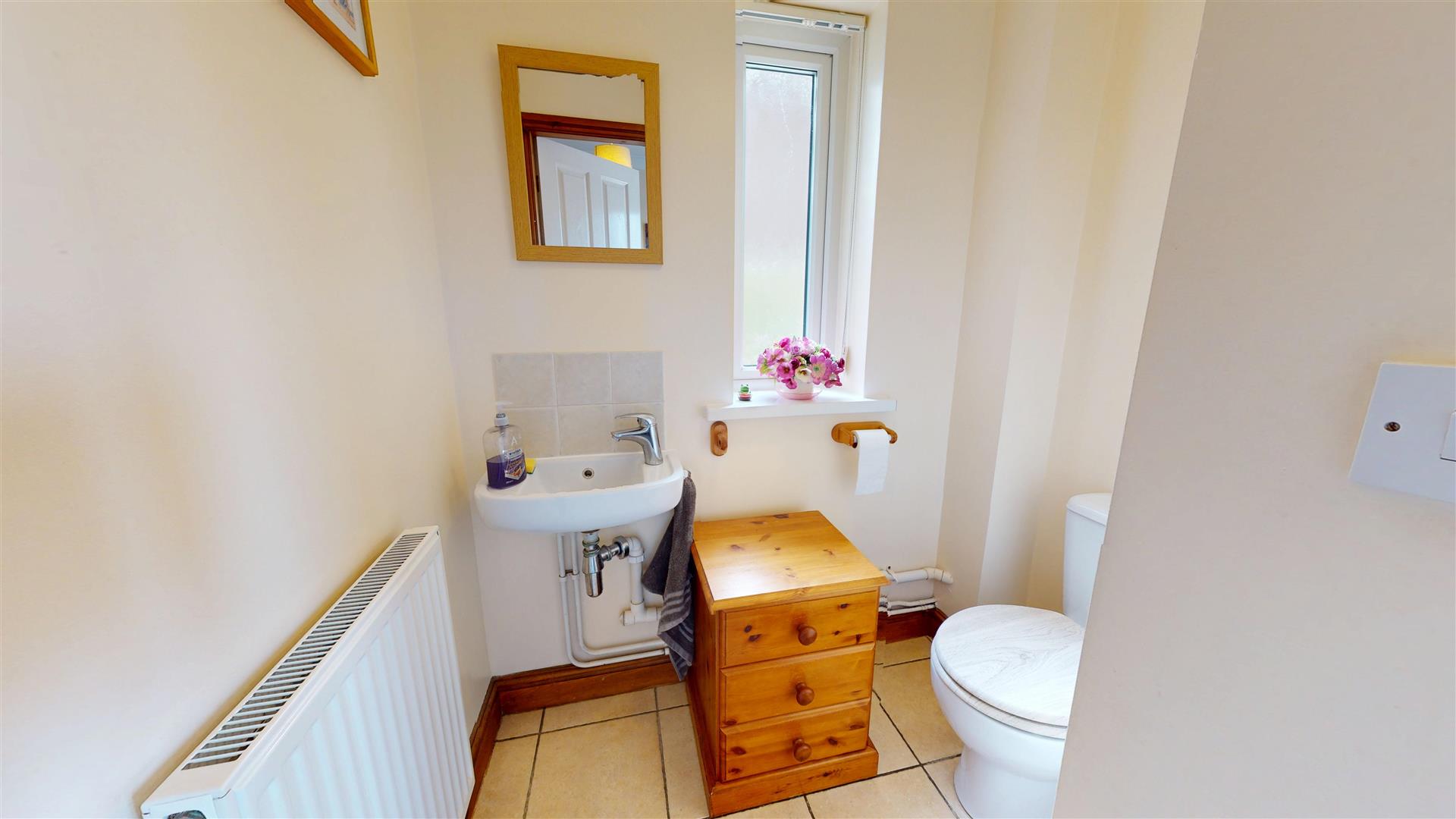 Llawr Y Dyffryn, Ruthin - CLOAKROOM
