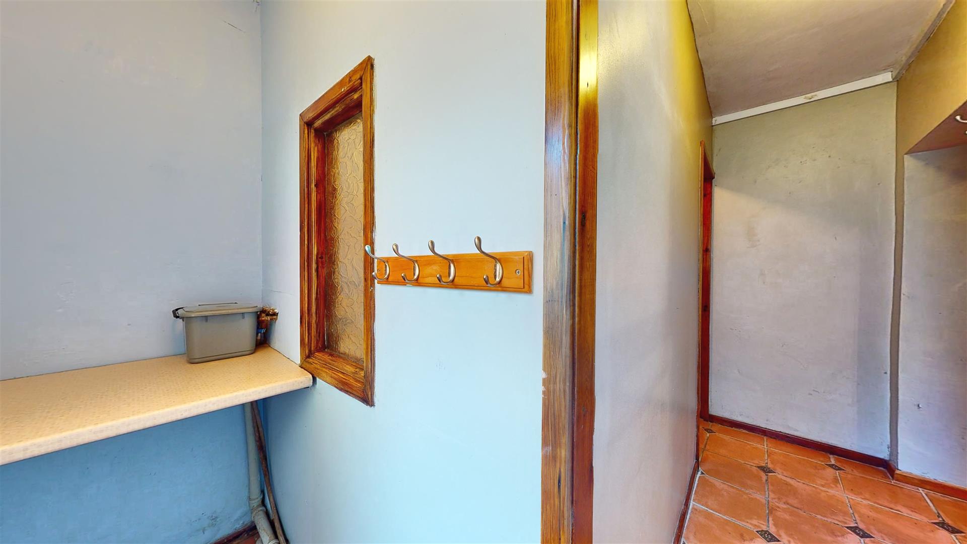 Mount Terrace, Corwen - 'L' SHAPED REAR HALL/UTILITY AREA