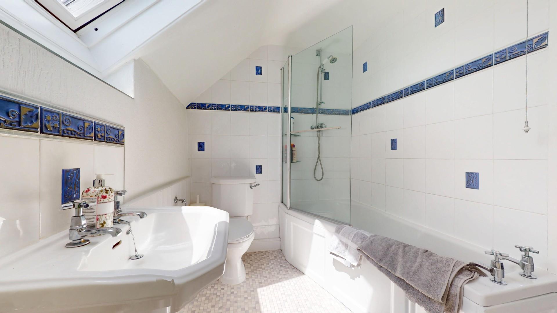 Betws Gwerfil Goch, Corwen - BATHROOM