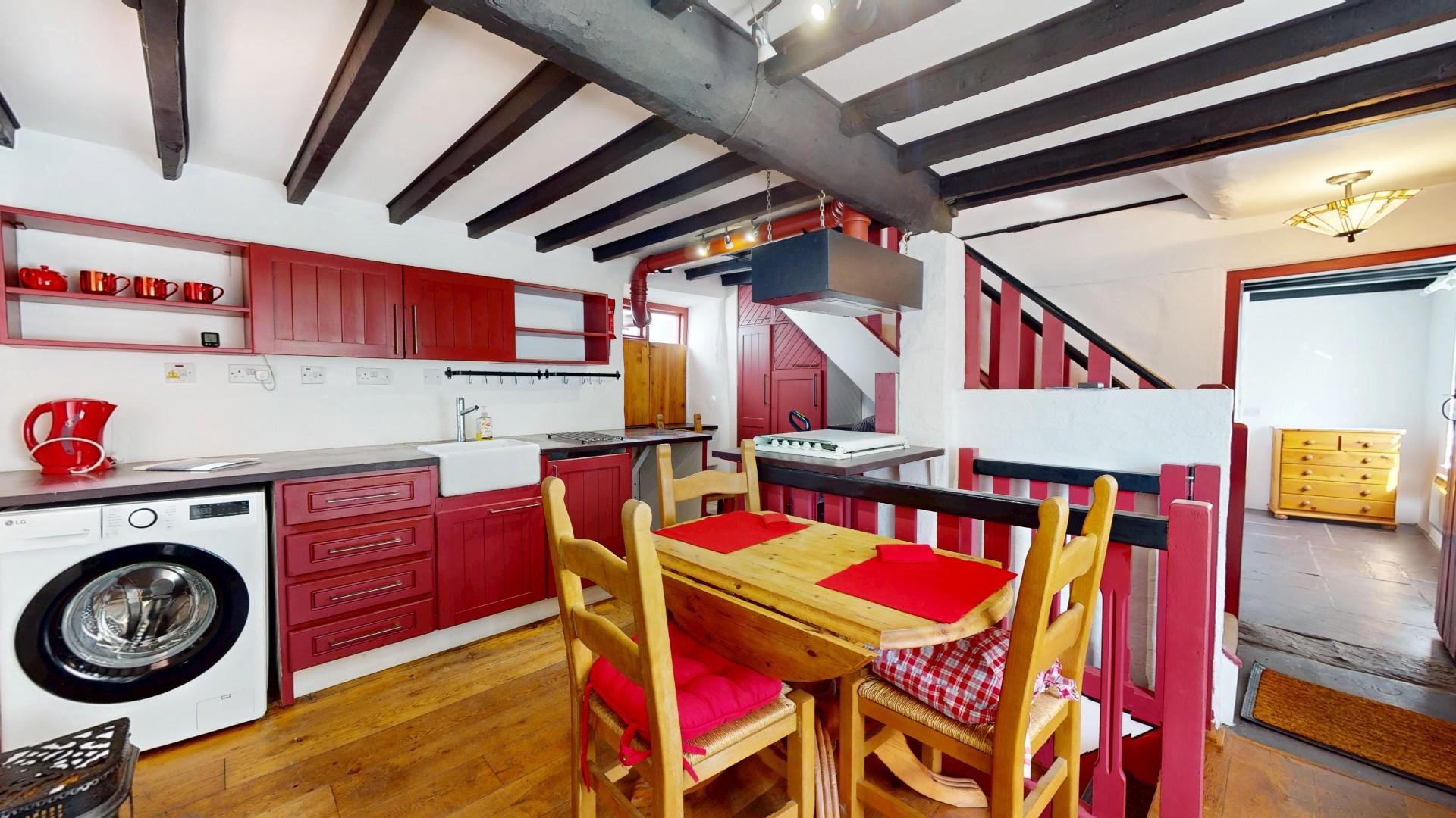 Llandderfel, Bala - KITCHEN/DINING ROOM