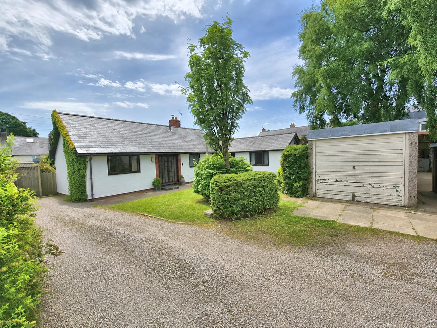 Ffordd Rhiw Ial, Llanarmon-Yn-Ial, Mold - OUTSIDE
