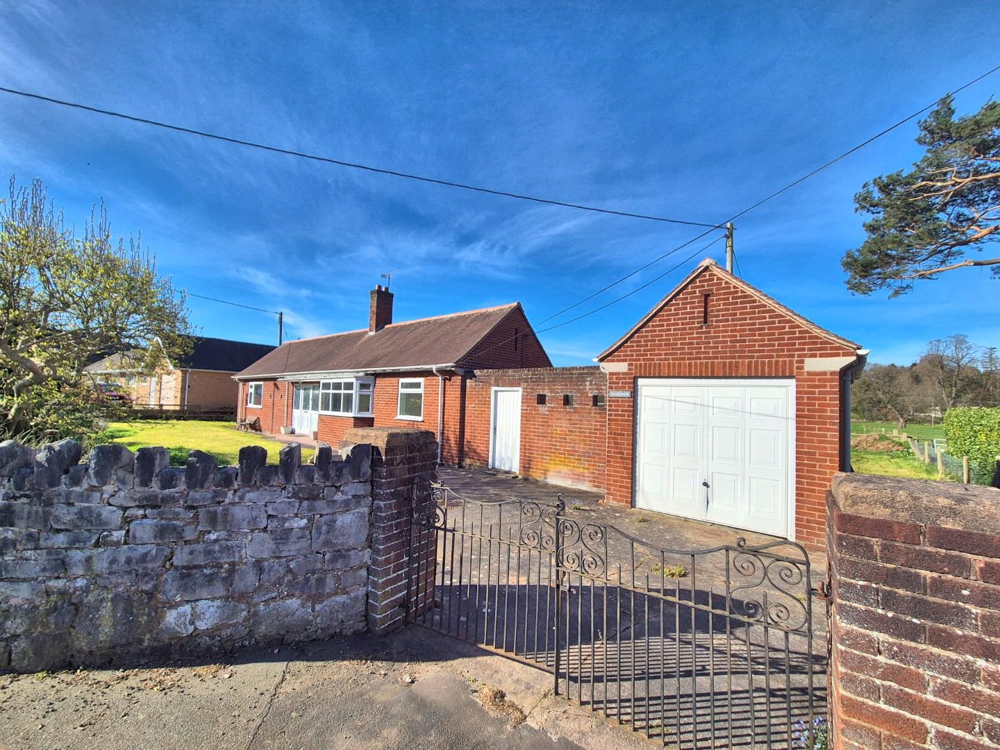 Llanfair Road, Ruthin - GARAGE