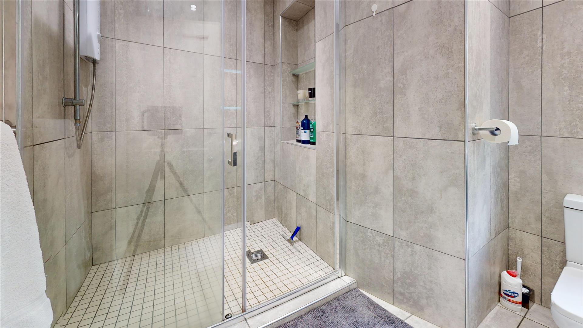 Denbigh Road, Afonwen, Mold - Shower rooms