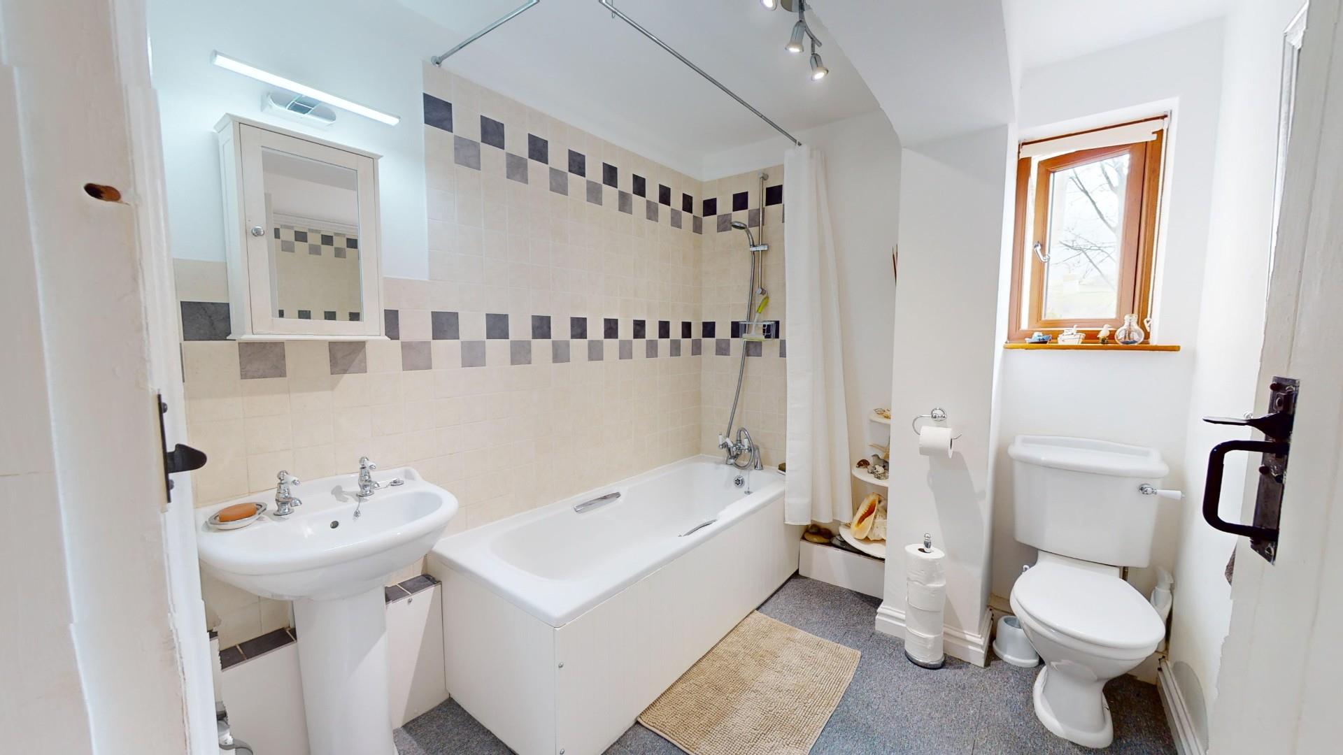 Betws Gwerfil Goch, Corwen - BATHROOM