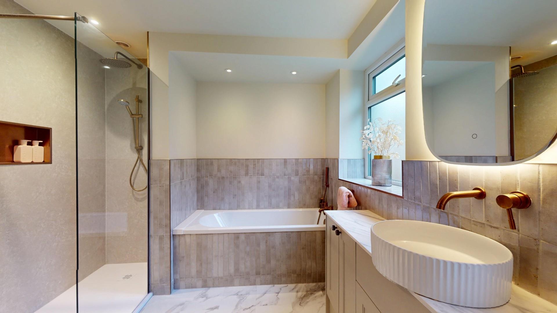 Lon Cae Glas, Llanbedr Dyffryn Clwyd, Ruthin - BATHROOM