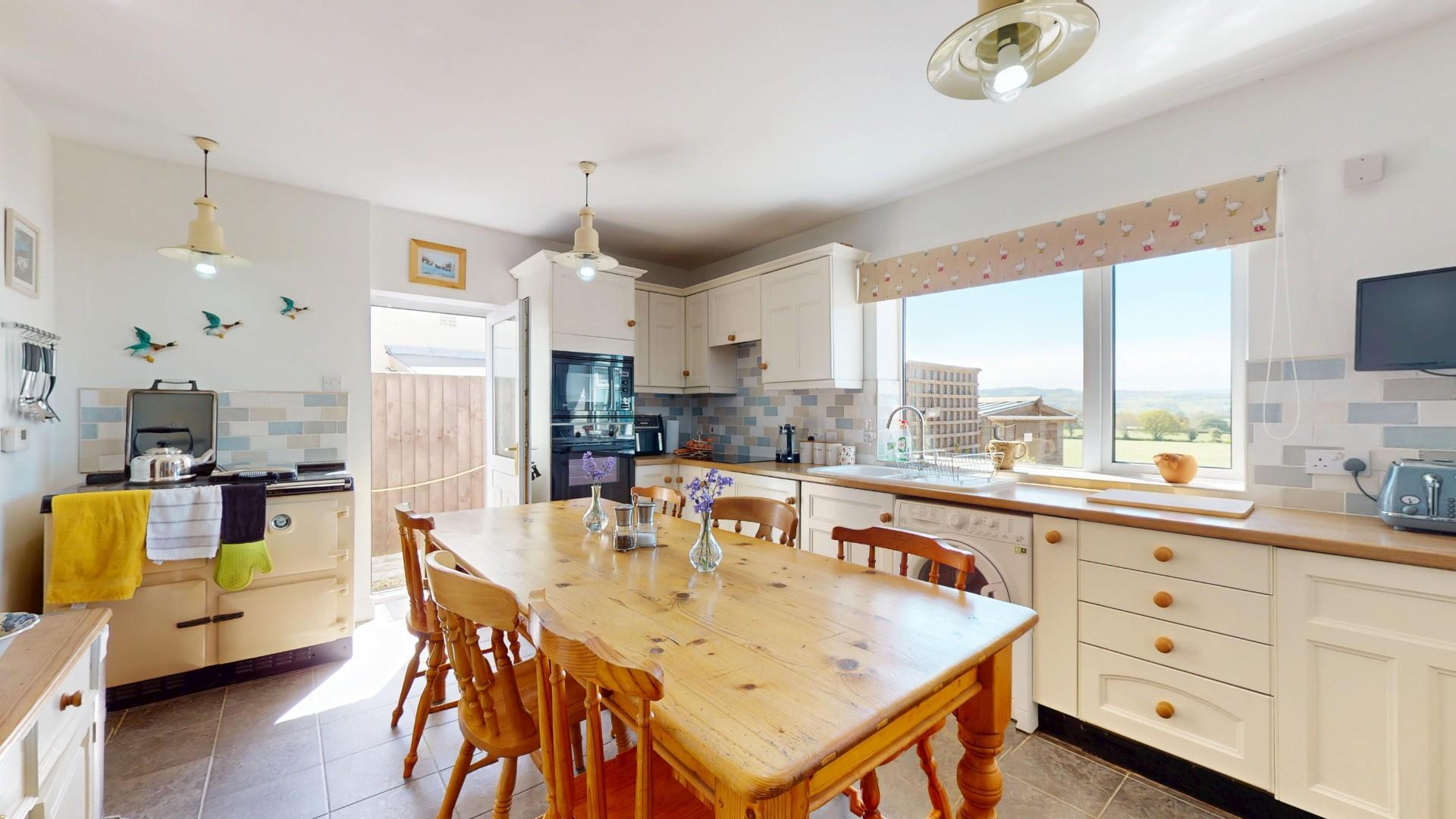 Llanbedr Dyffryn Clwyd, Ruthin - KITCHEN/DINING ROOM