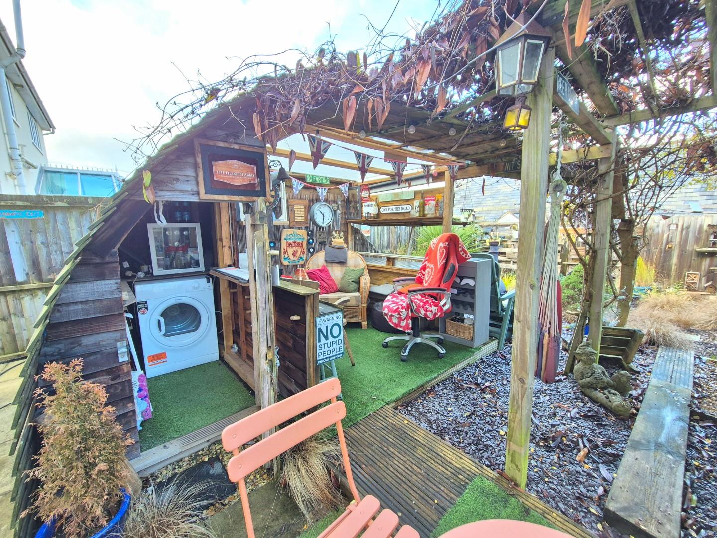 Maes Glyndwr, Cynwyd, Corwen - OUTSIDE