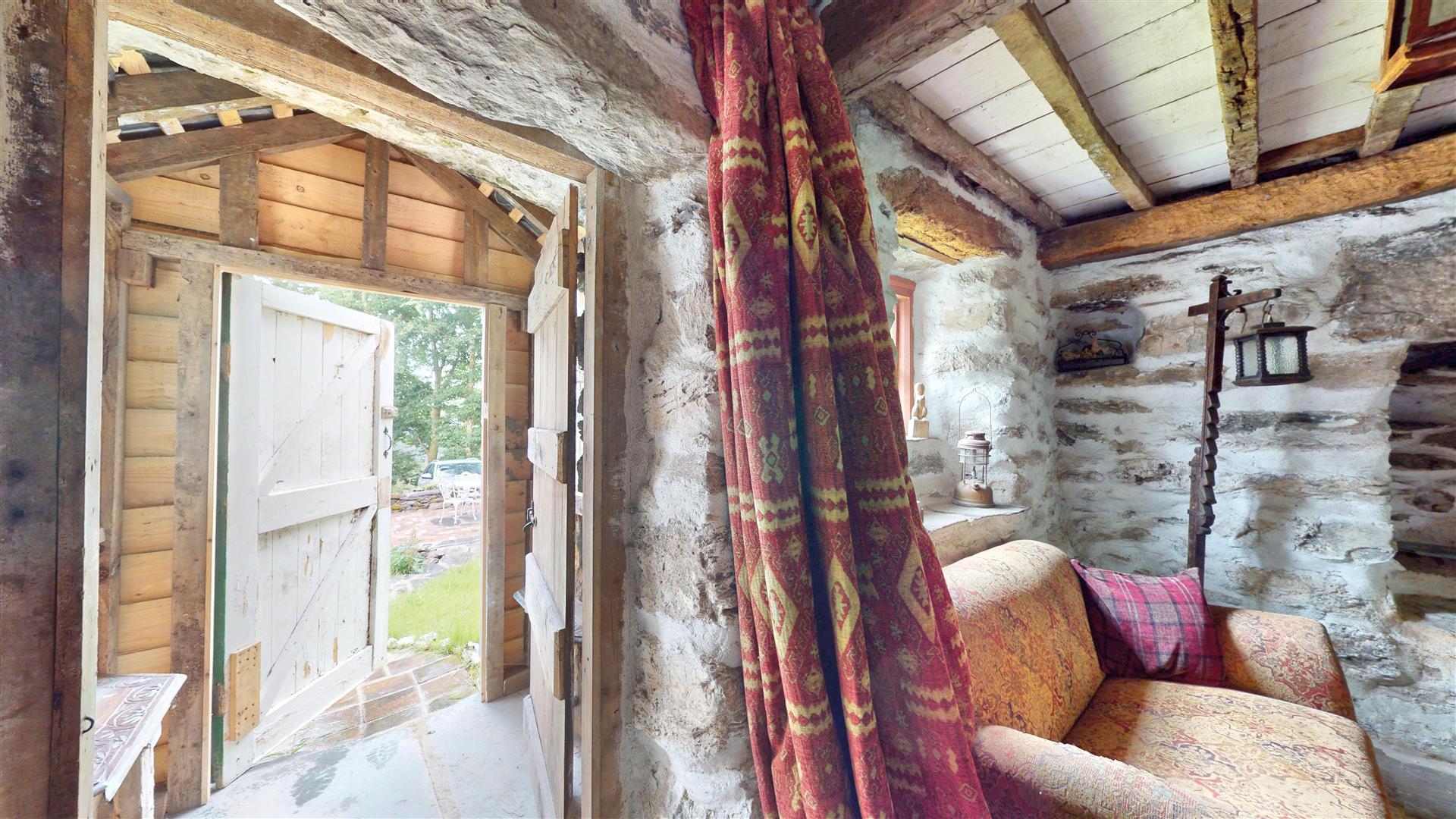Cwmyglyn, Bala - PORCH