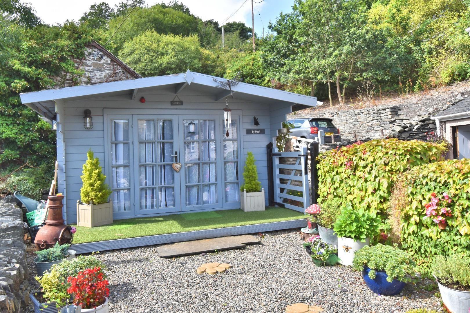 6-7 Mill Street, Corwen - OUTSIDE